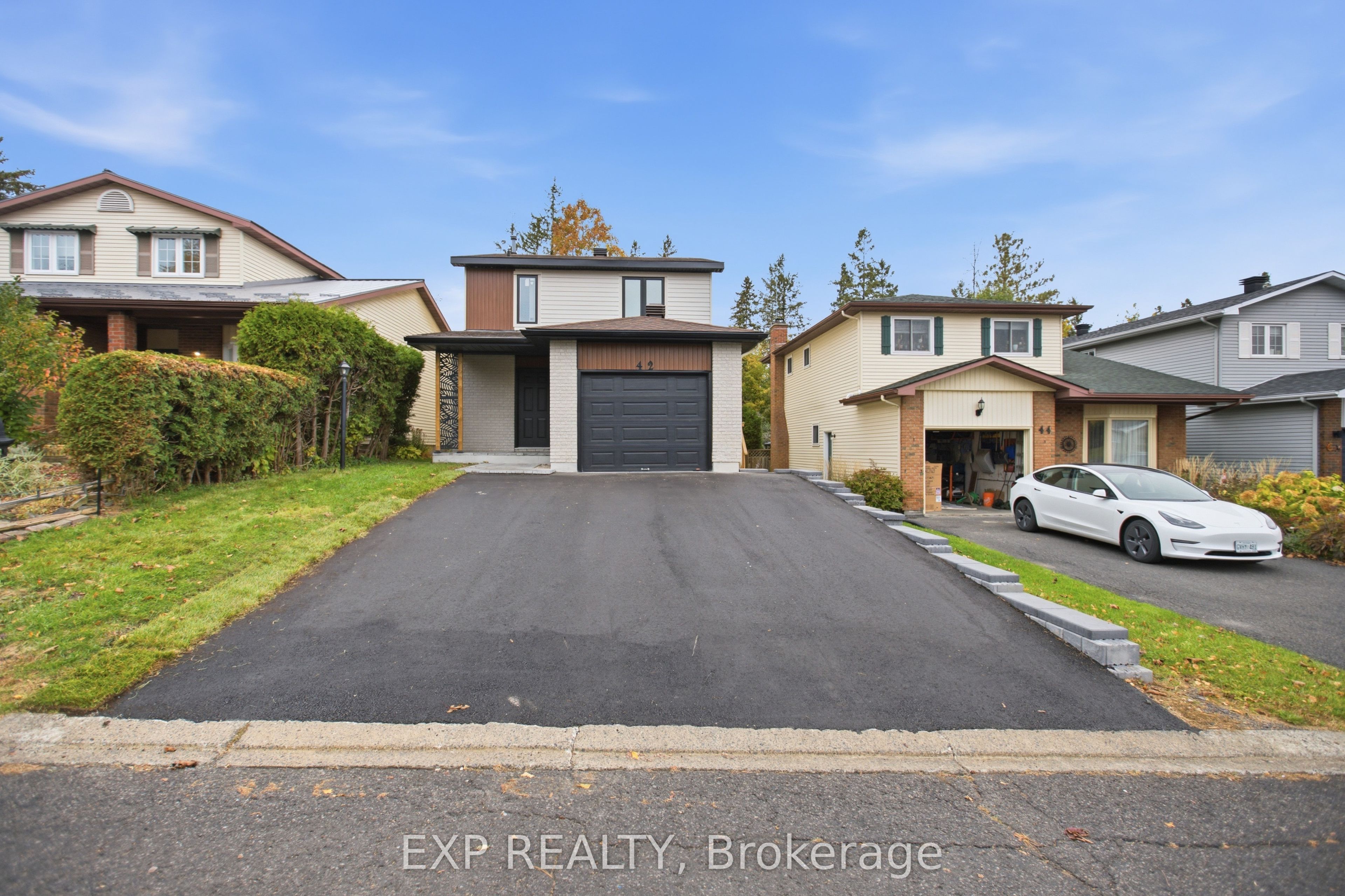 42 Antler Avenue Property Photo 2