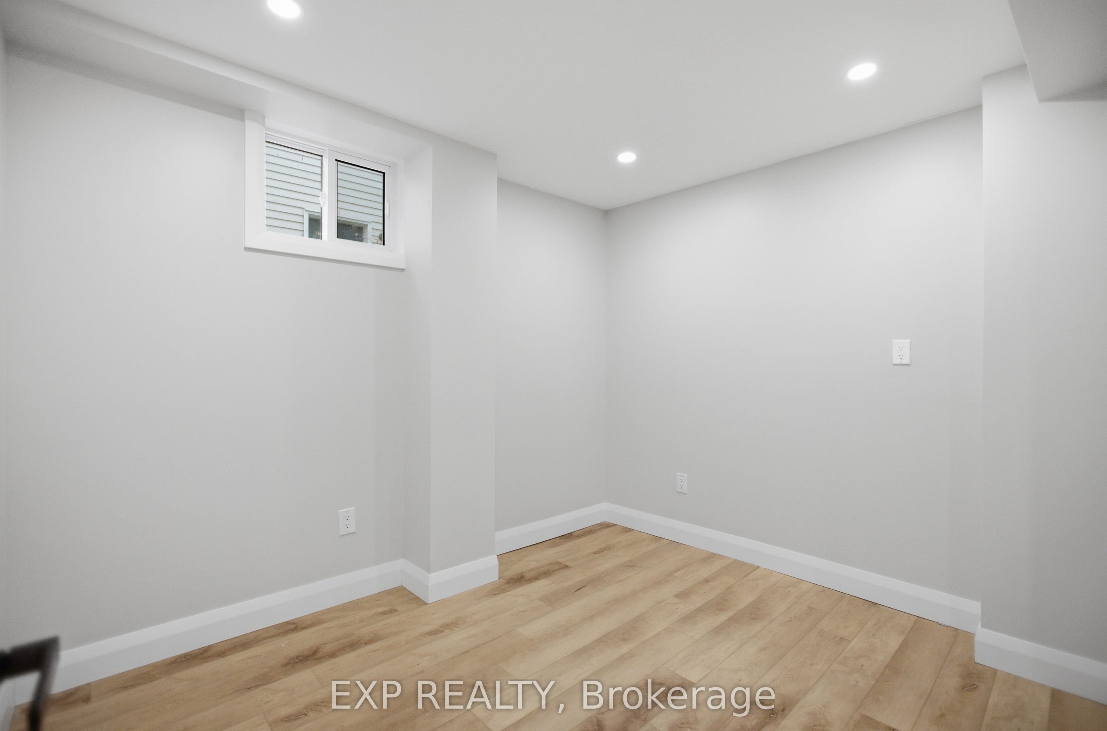 42 Antler Avenue Property Photo 31
