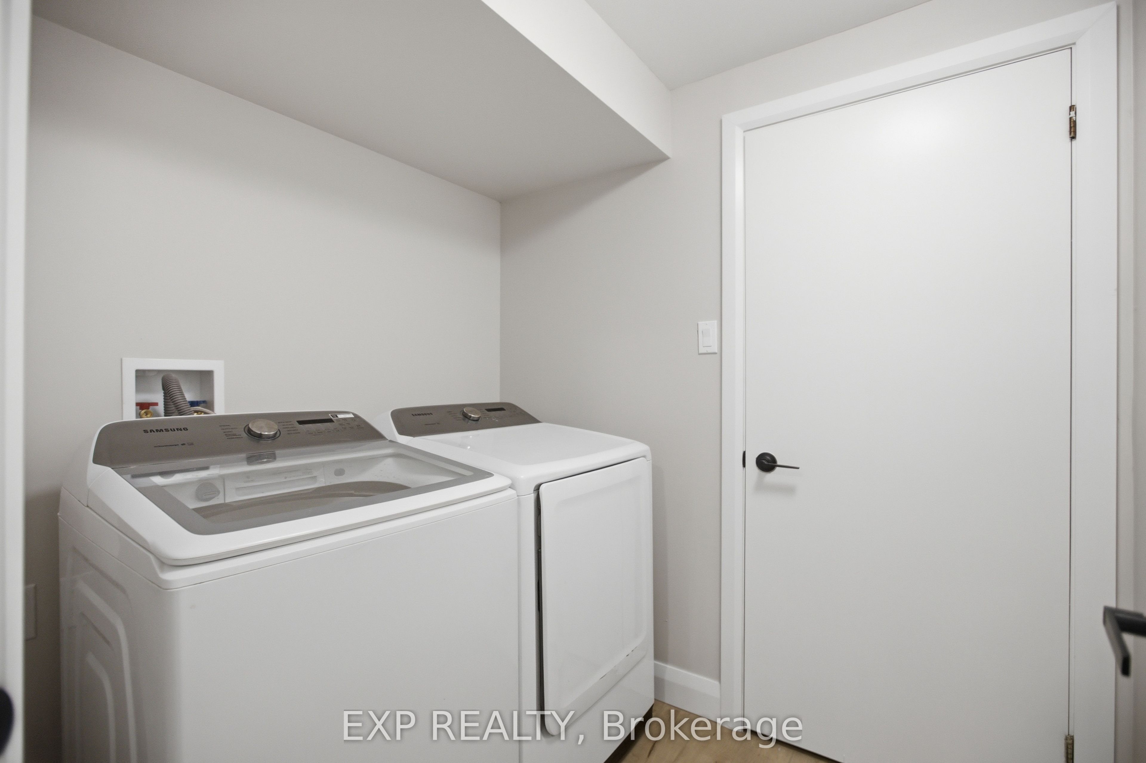42 Antler Avenue Property Photo 33