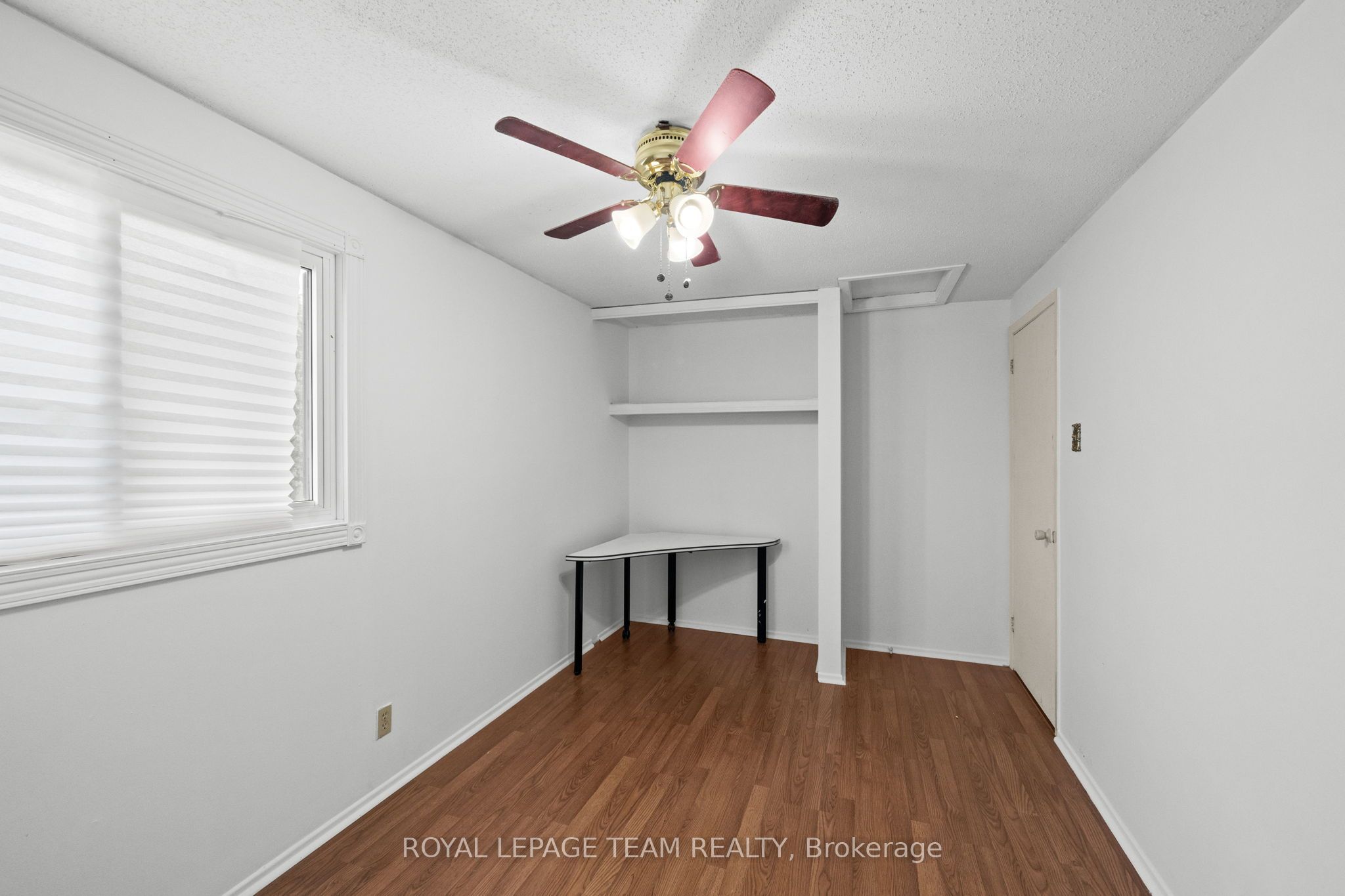 73 Foxfield Drive E Property Photo 28