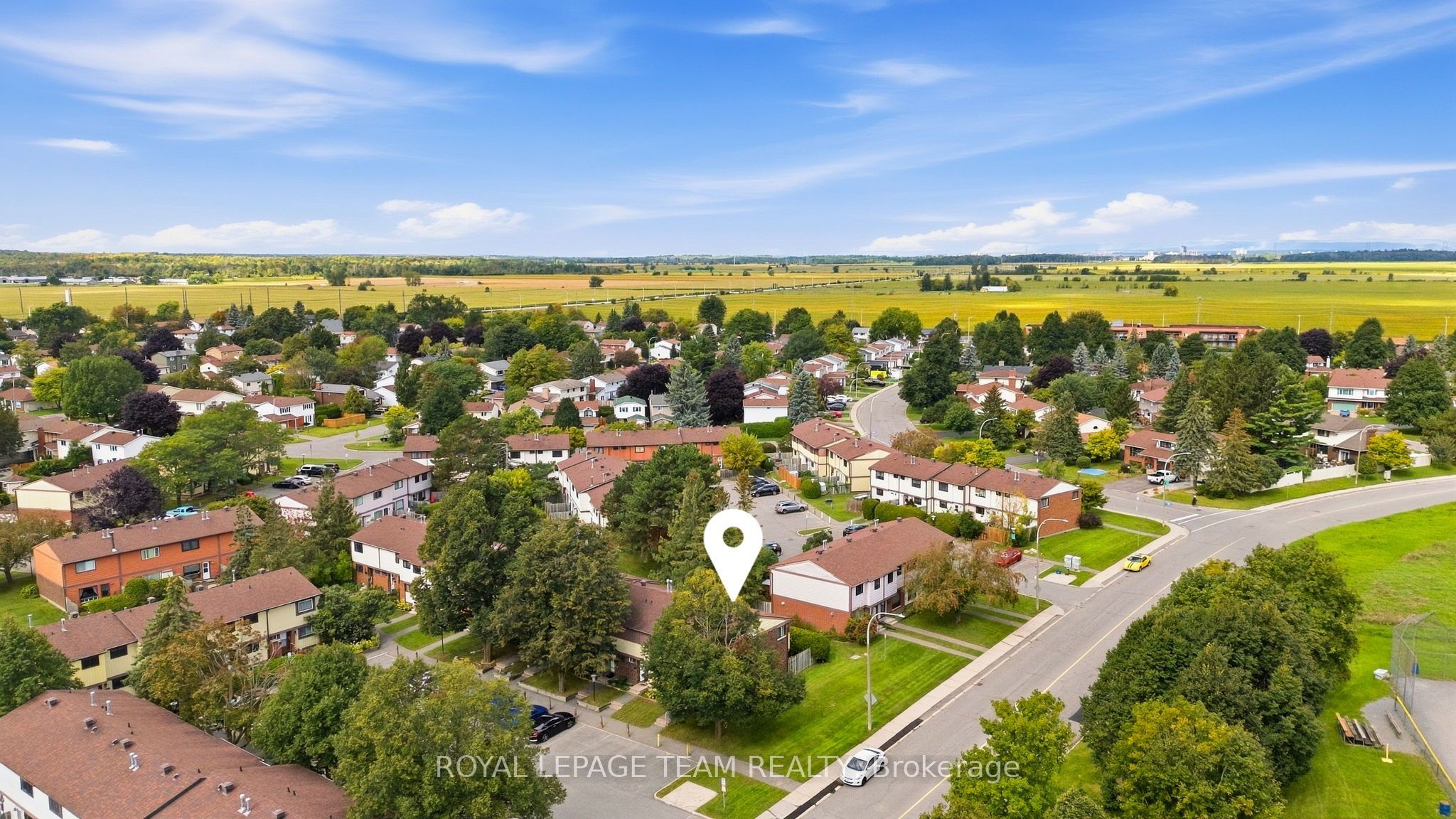 73 Foxfield Drive E Property Photo 36