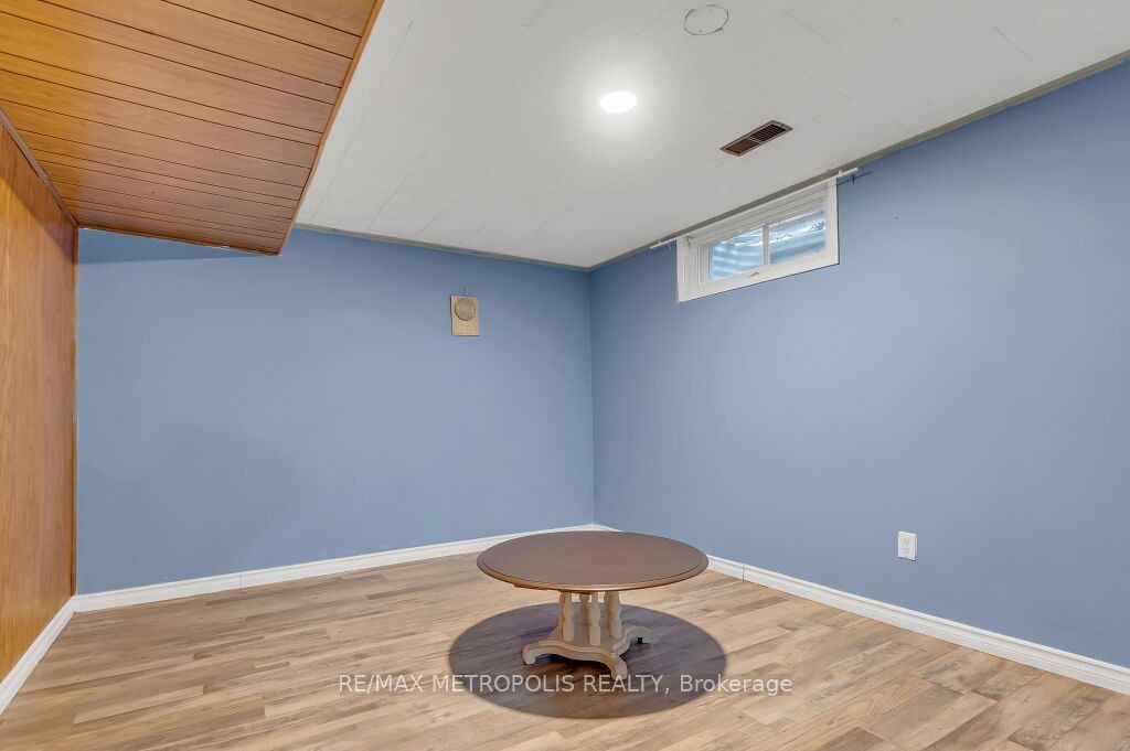 100 Warren Road Property Photo 30