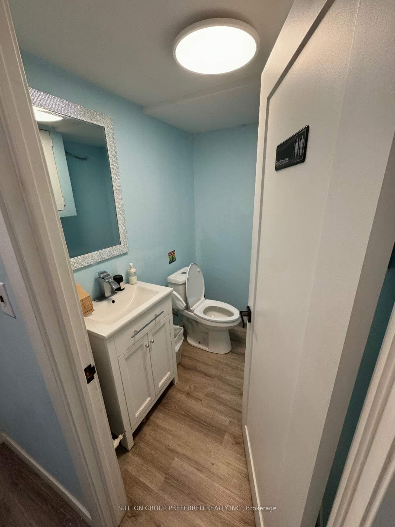 746 Richmond Street W Property Photo 10
