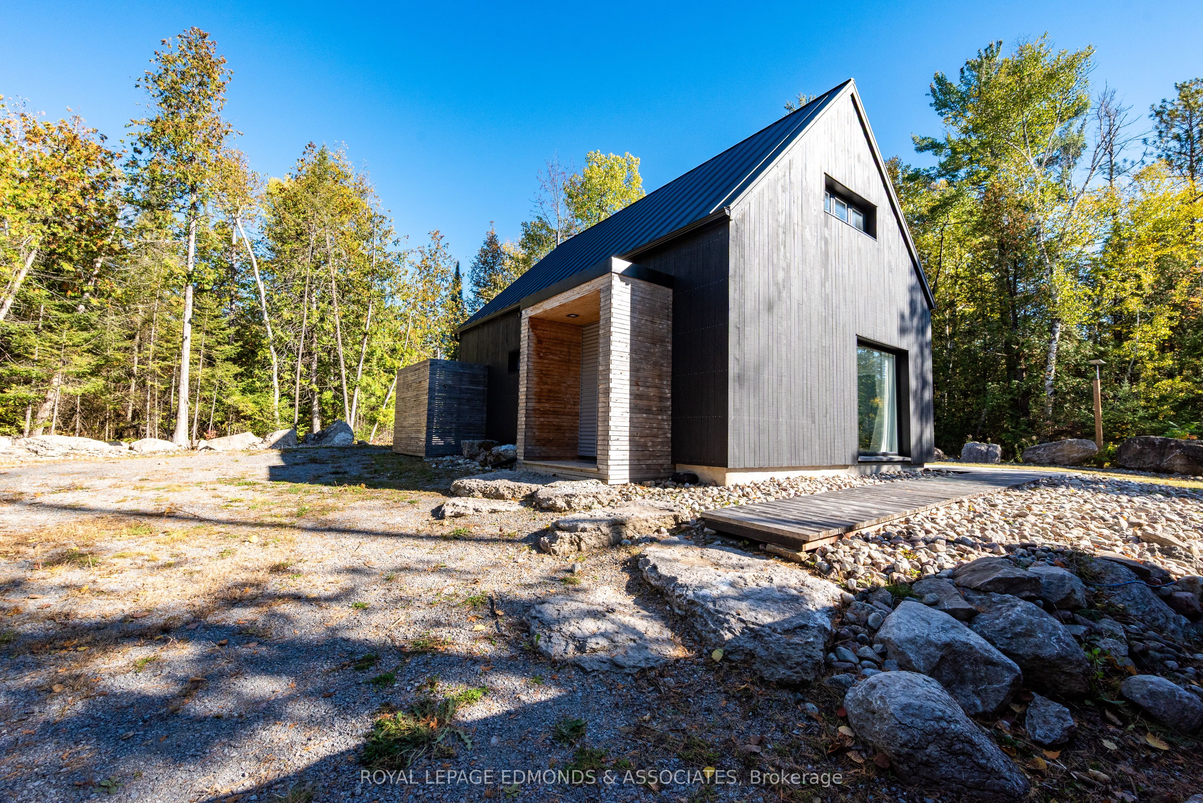 1082 Rapid Road Property Photo 3