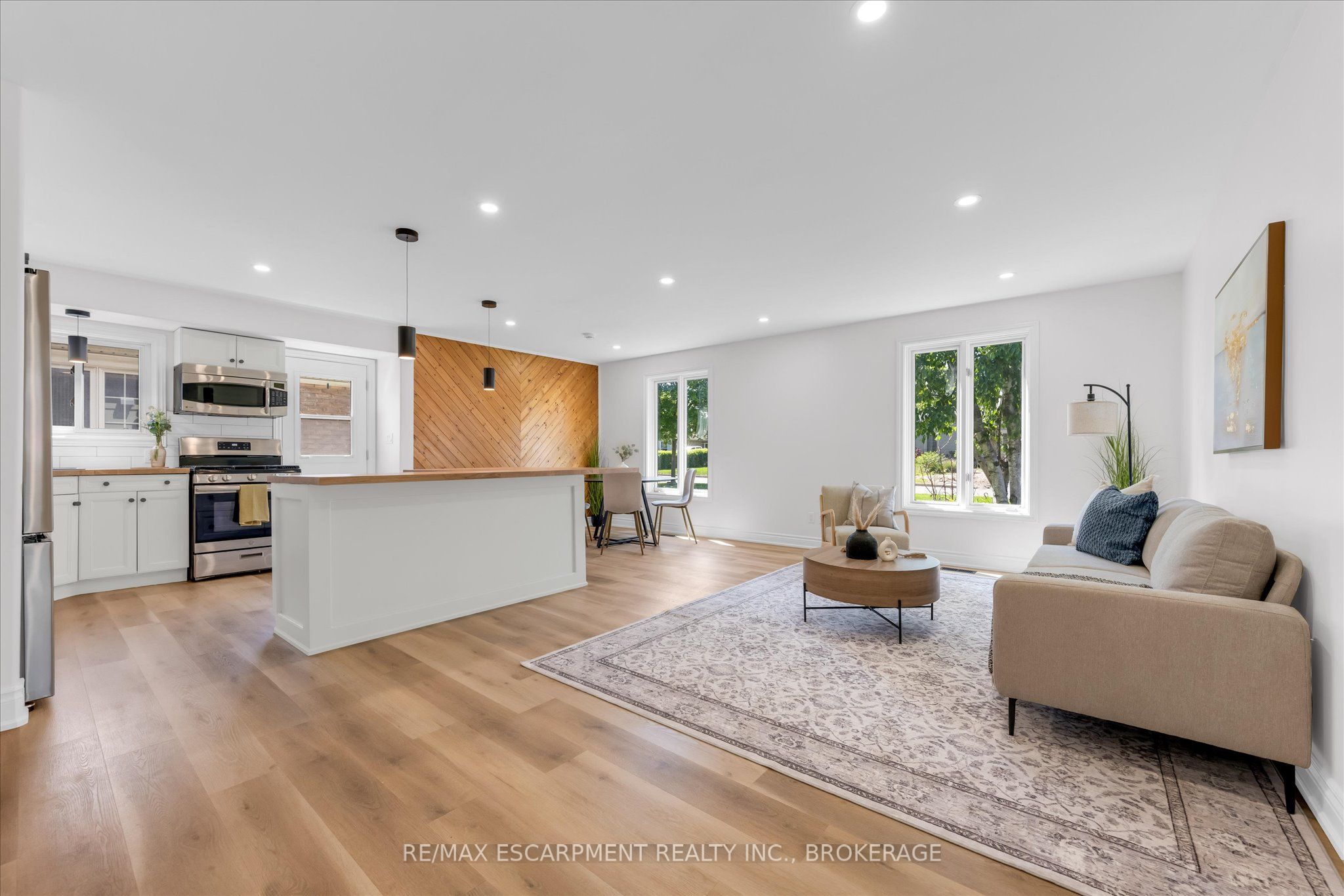 49 Grove Avenue Property Photo 3