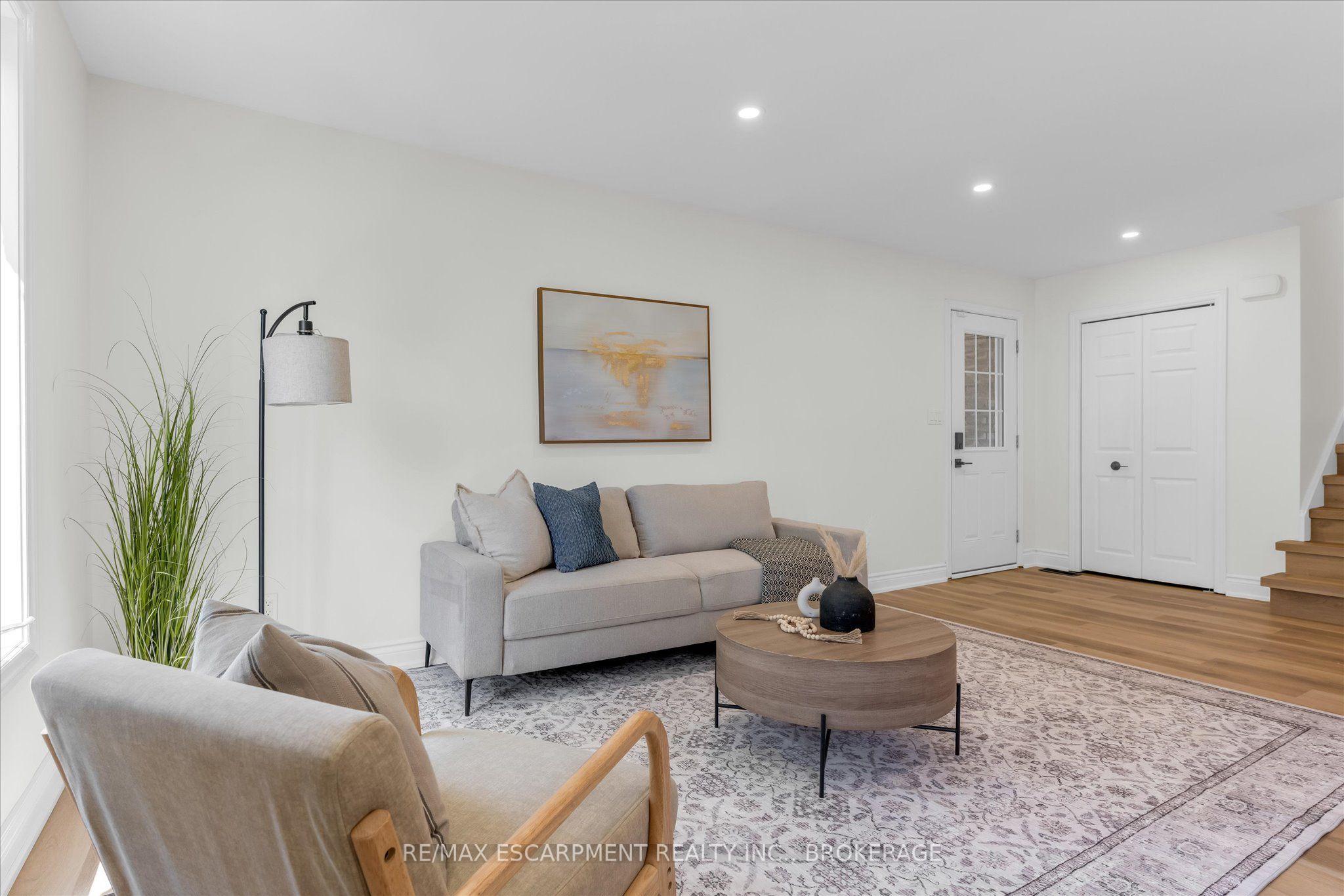 49 Grove Avenue Property Photo 5