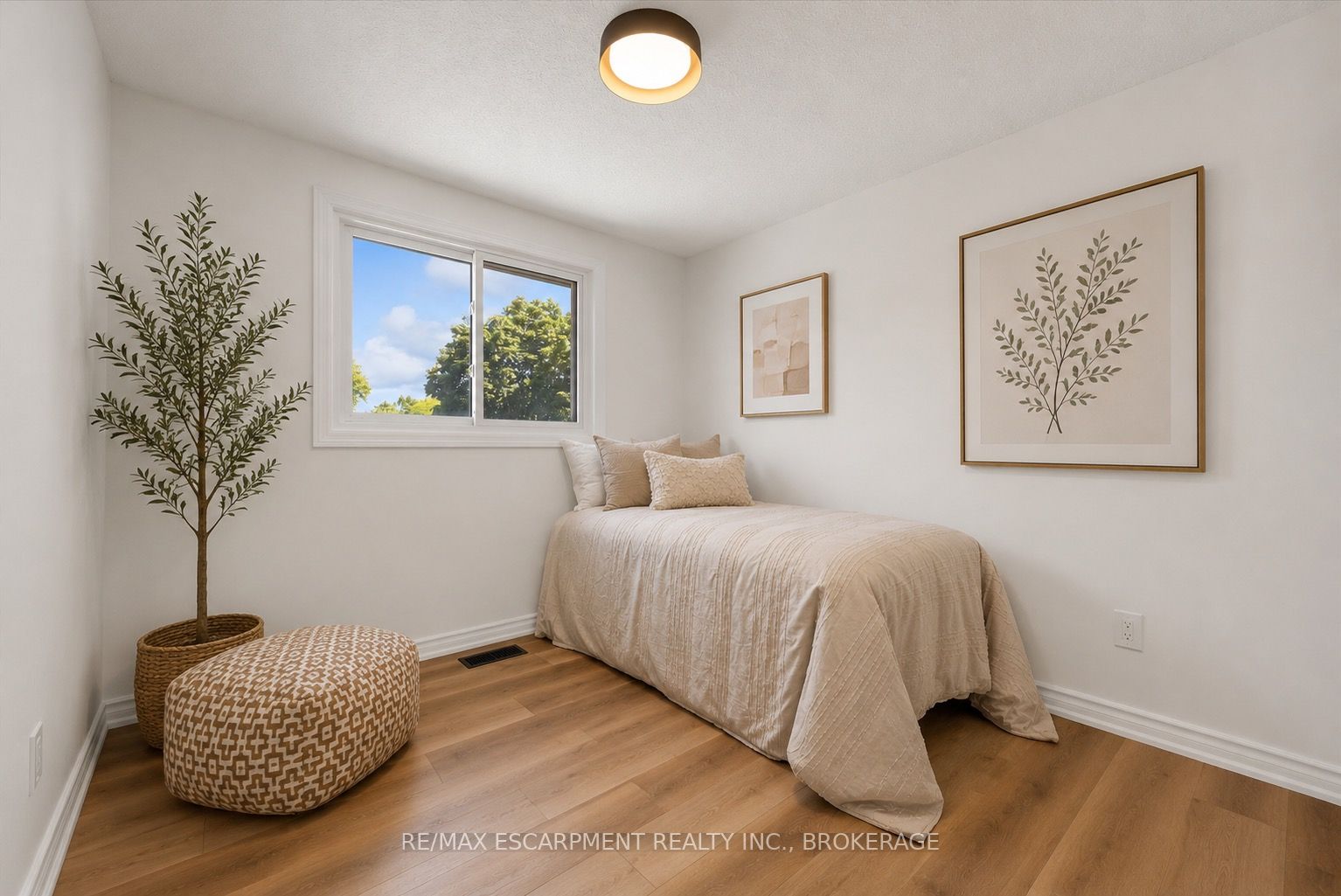 49 Grove Avenue Property Photo 17