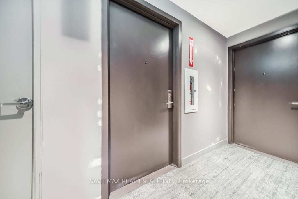 91 John Street N 1408 Property Photo 12