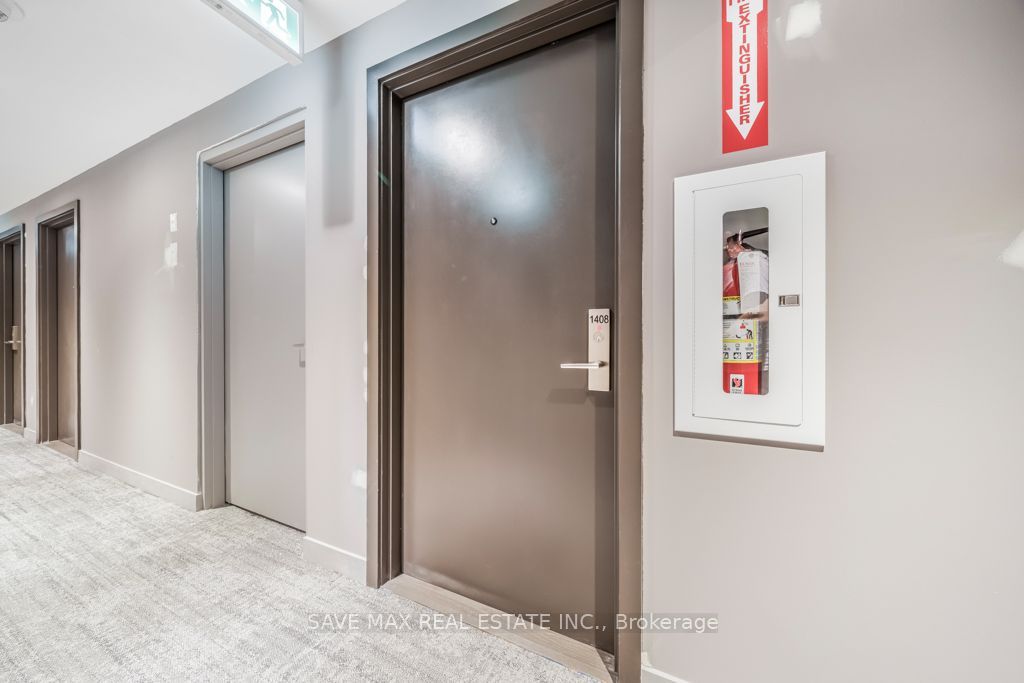 91 John Street N 1408 Property Photo 13
