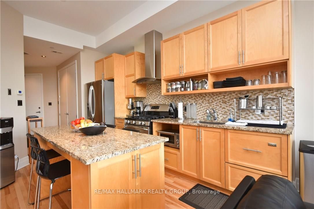 808 Bronson Avenue 408 Property Photo 10