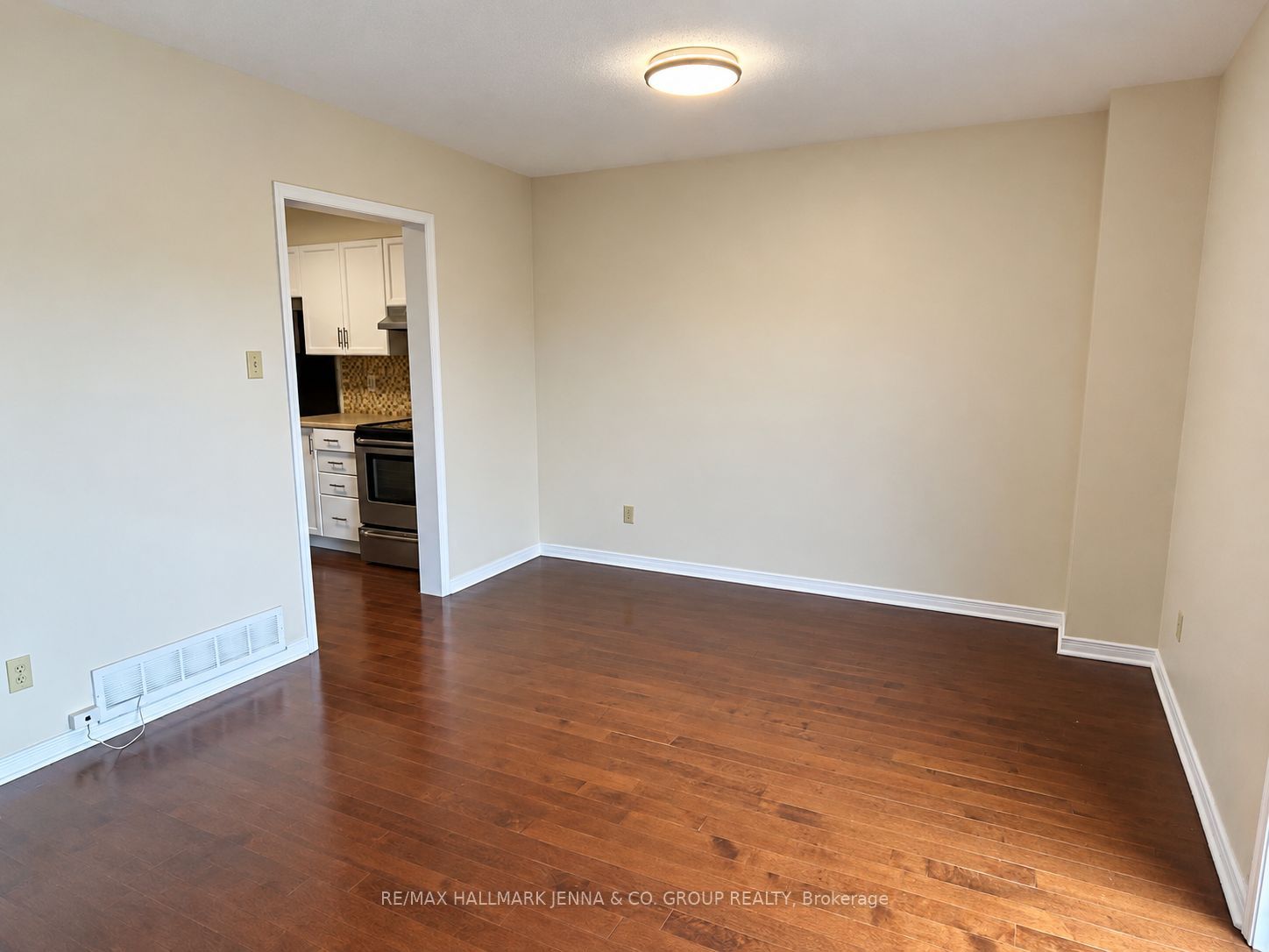 1409 Caravel Crescent Property Photo 11