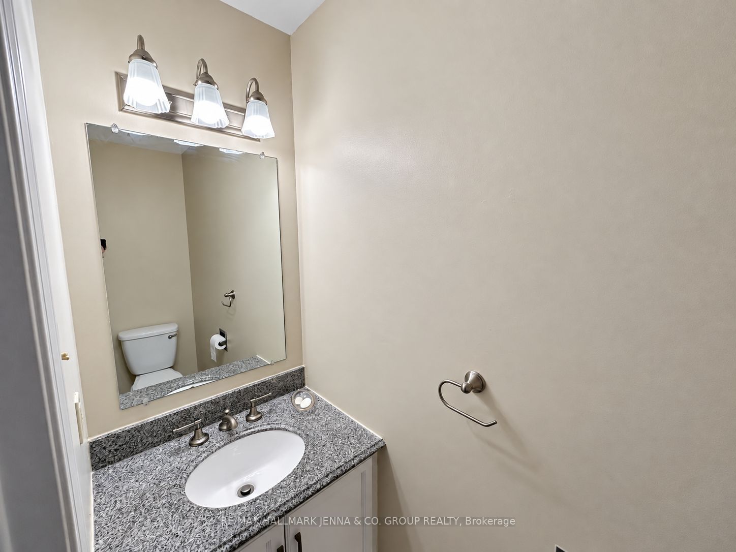 1409 Caravel Crescent Property Photo 14