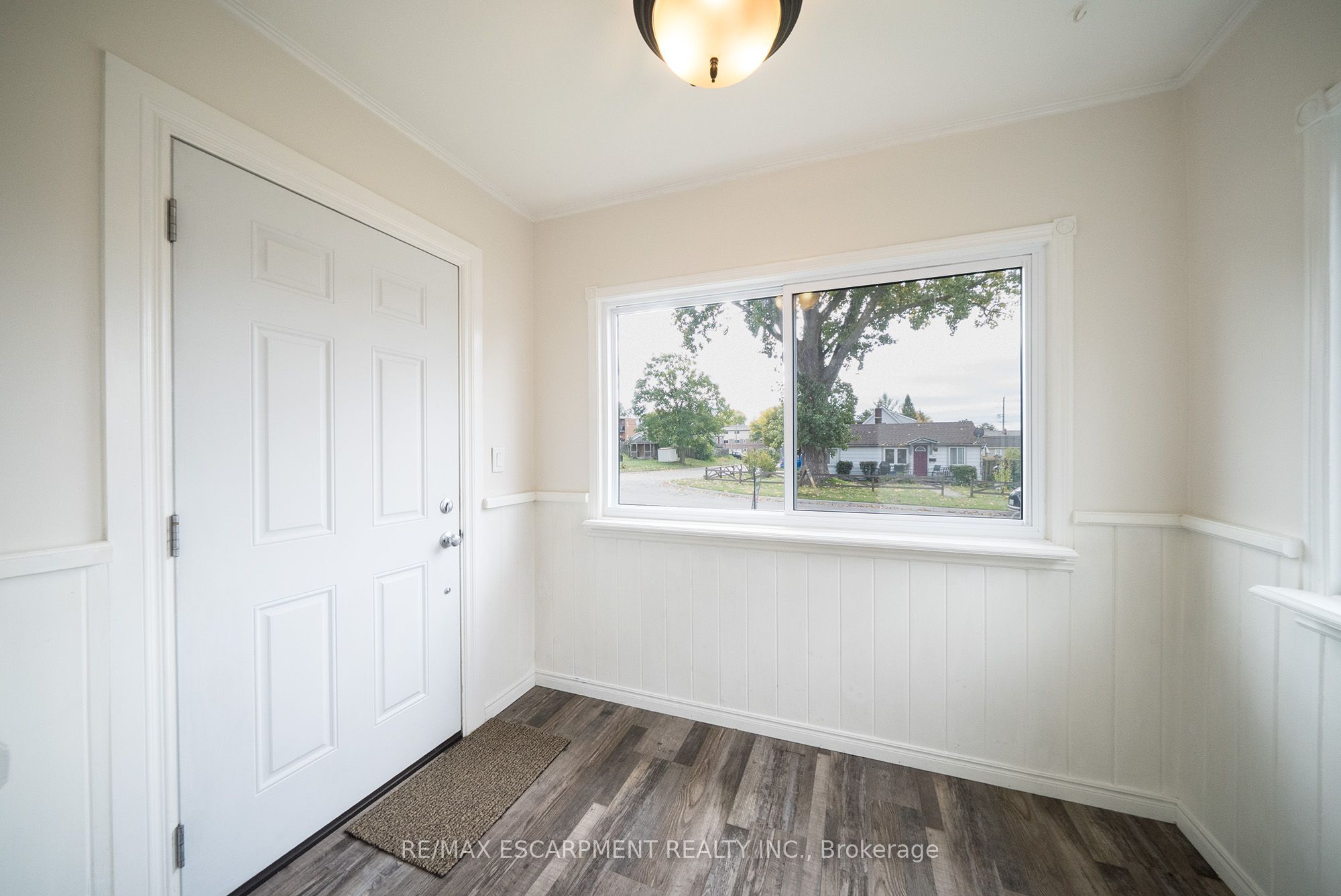 364 Wellington Street Property Photo 7