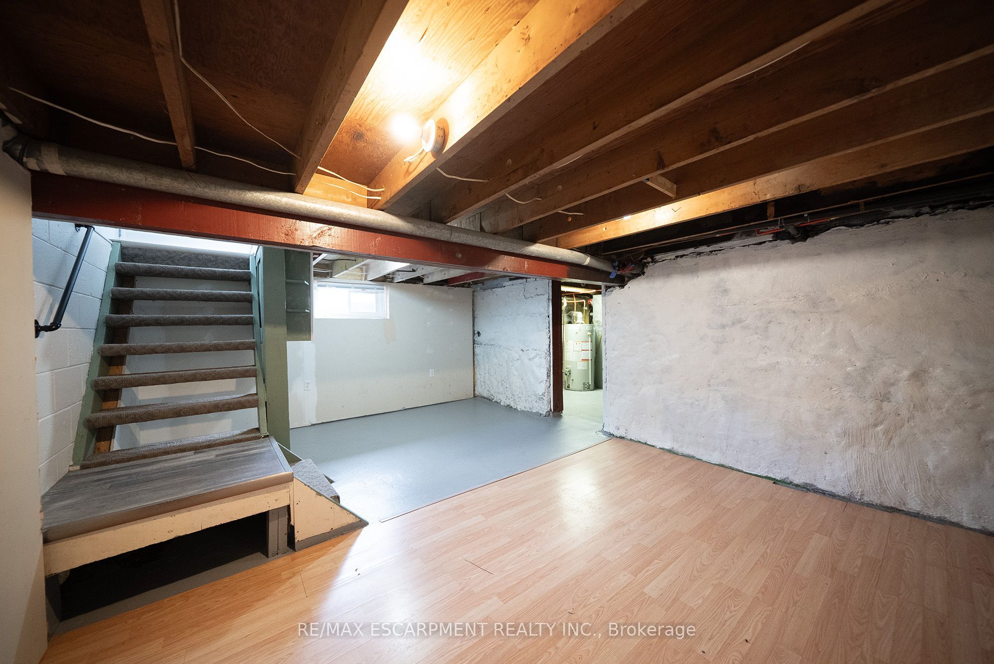364 Wellington Street Property Photo 19