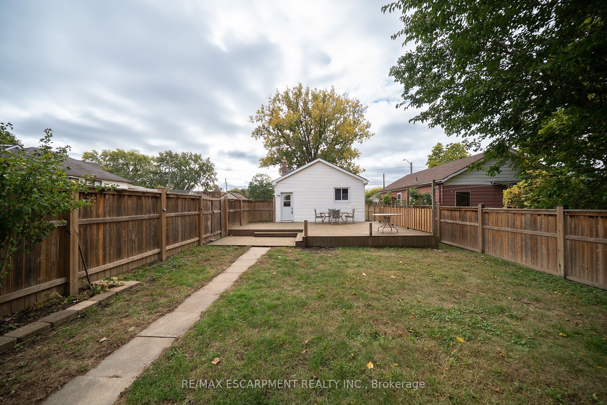 364 Wellington Street Property Photo 24