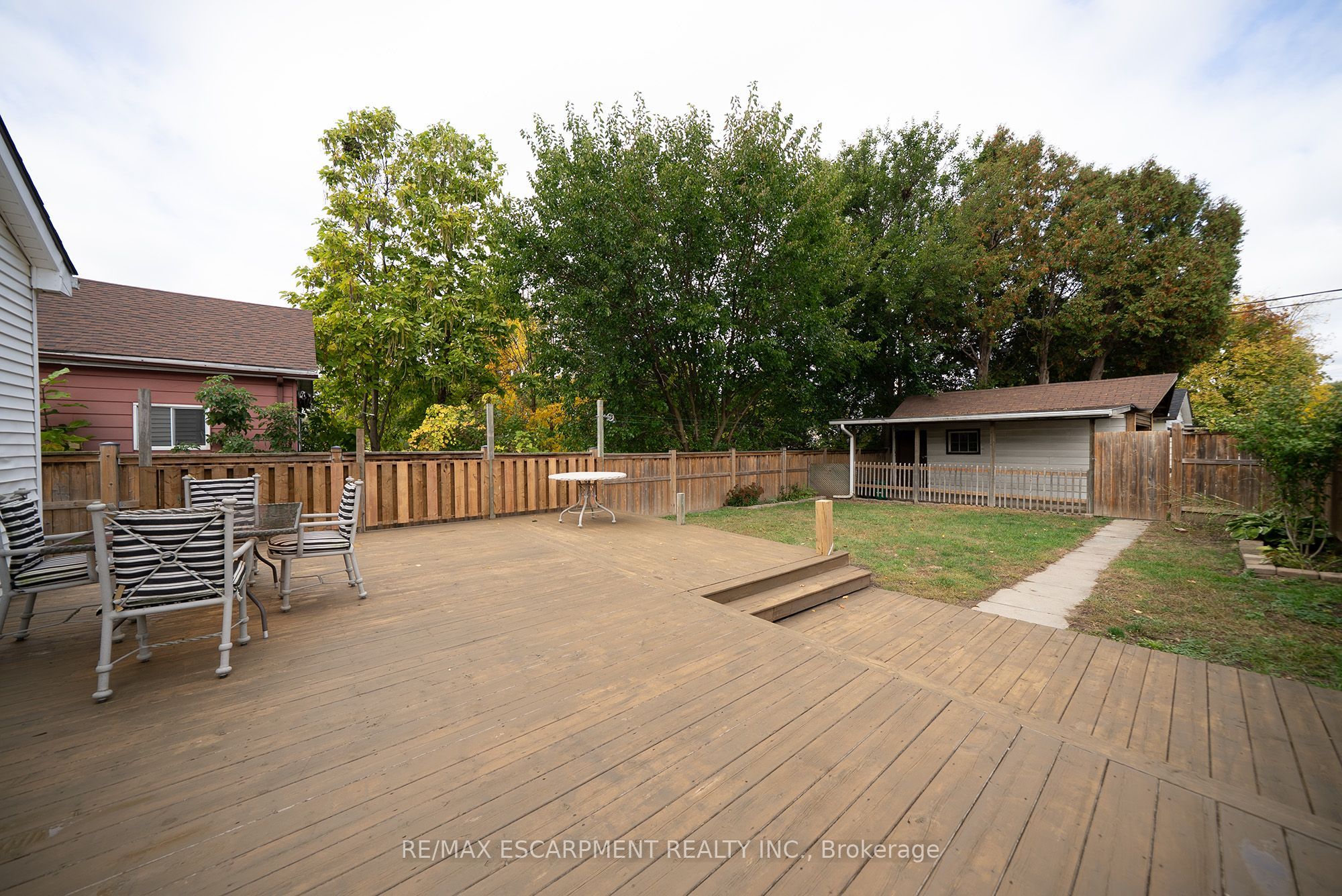 364 Wellington Street Property Photo 26
