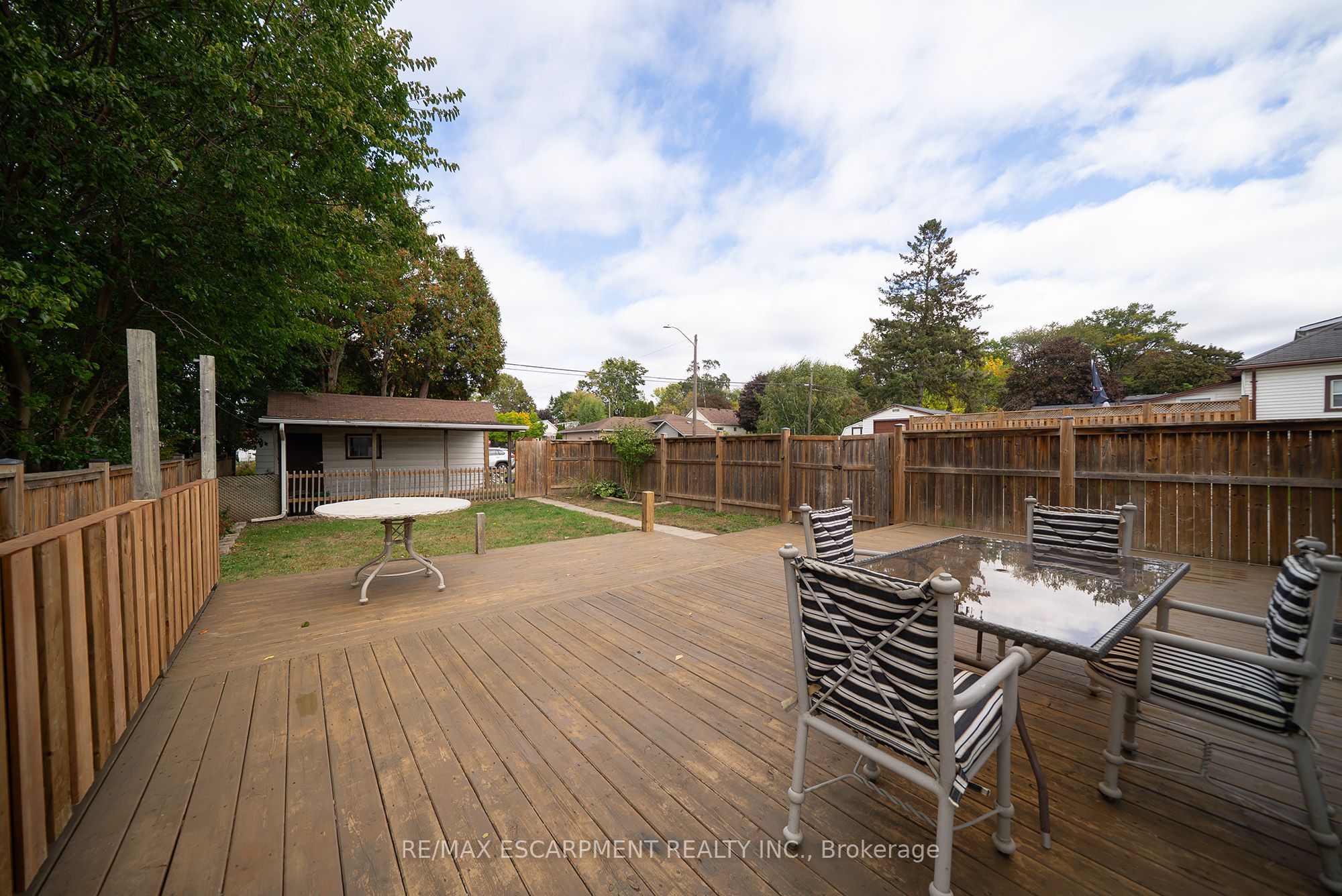 364 Wellington Street Property Photo 27