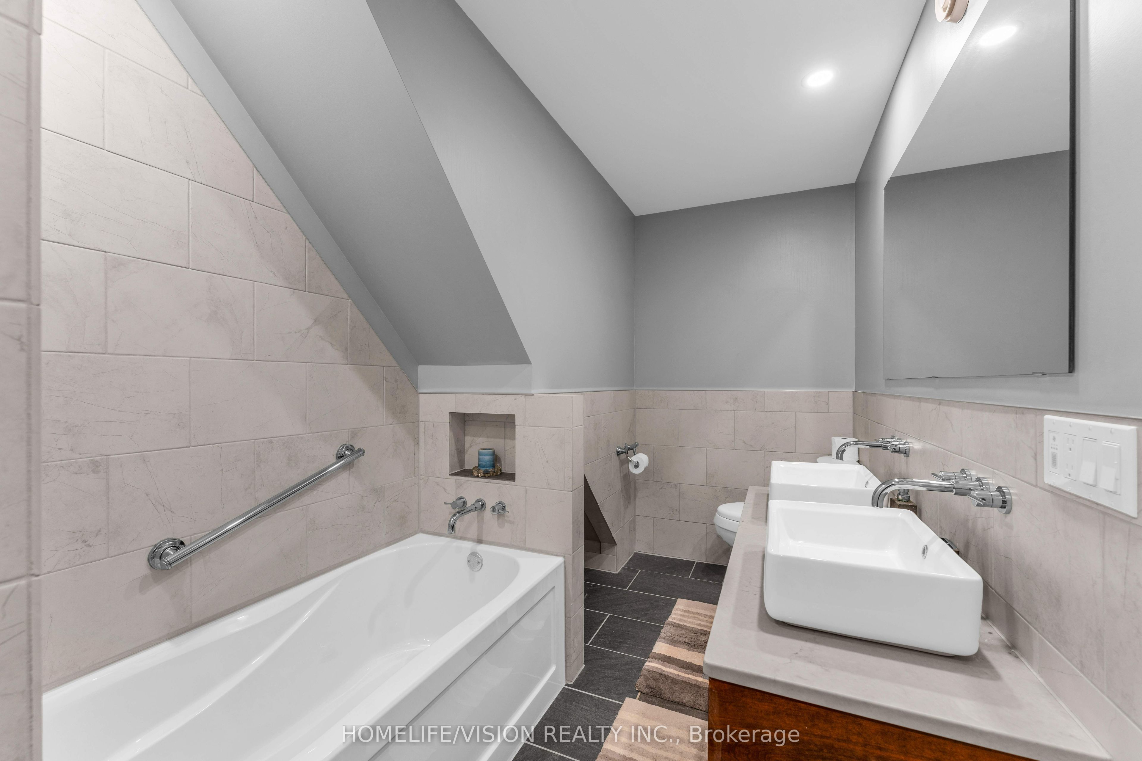2862 Holleford Road Property Photo 28