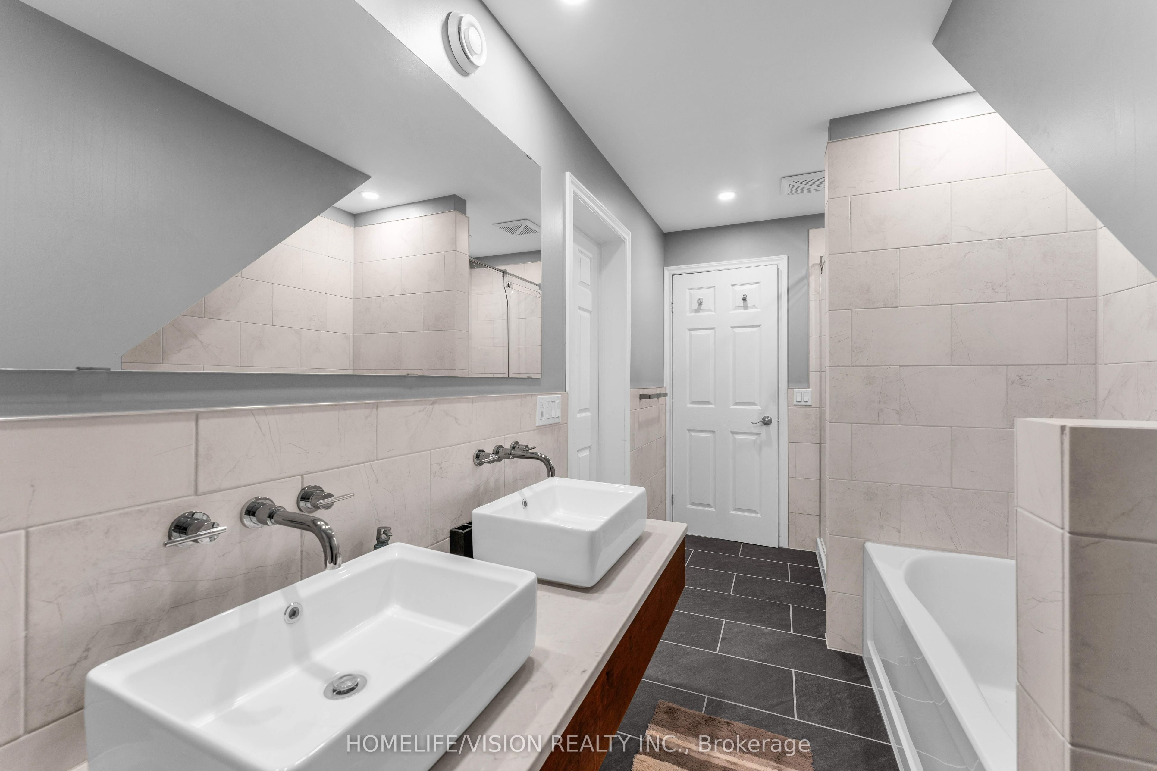 2862 Holleford Road Property Photo 29