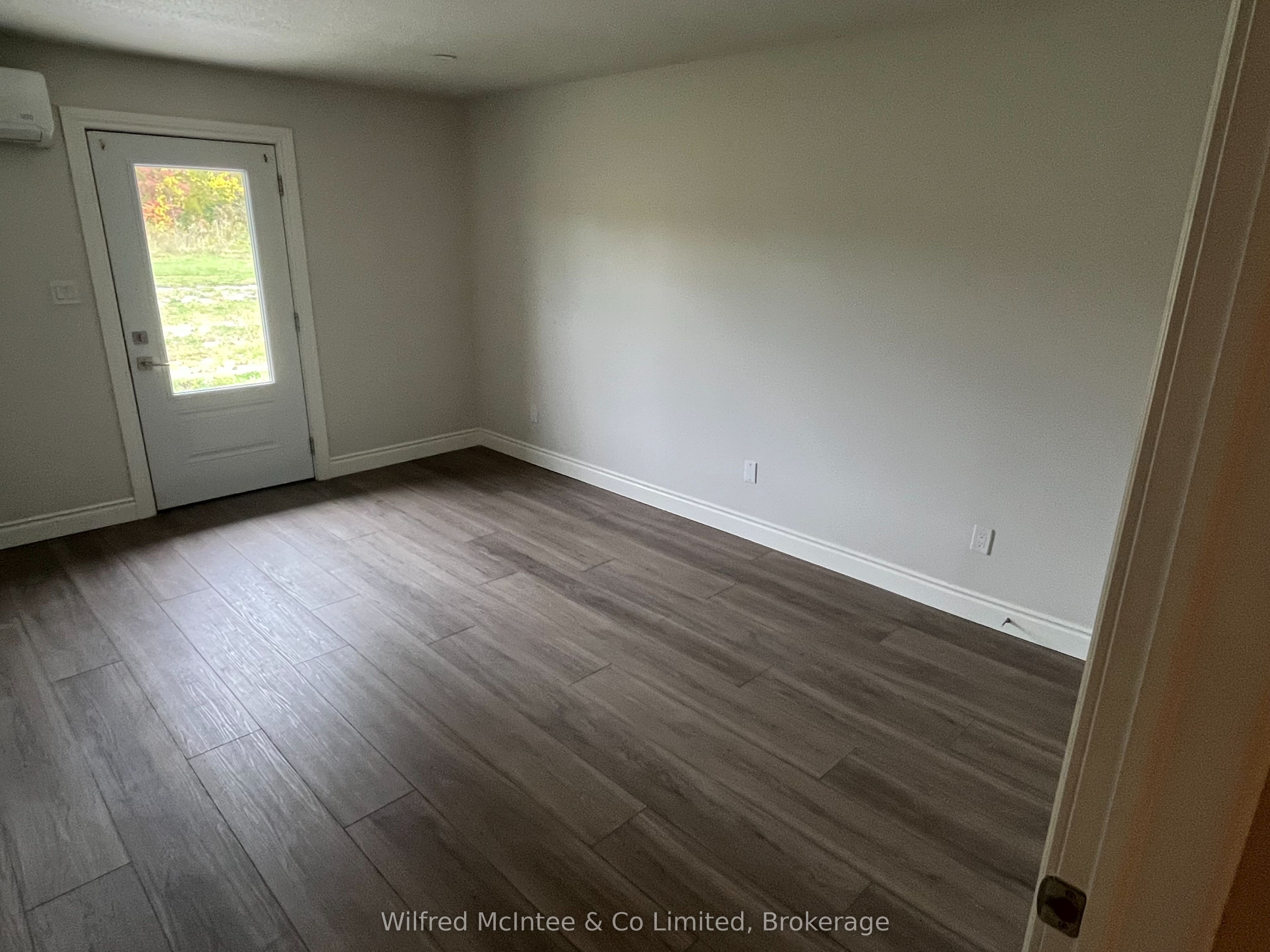 380 1st Avenue N 3 Property Photo 6