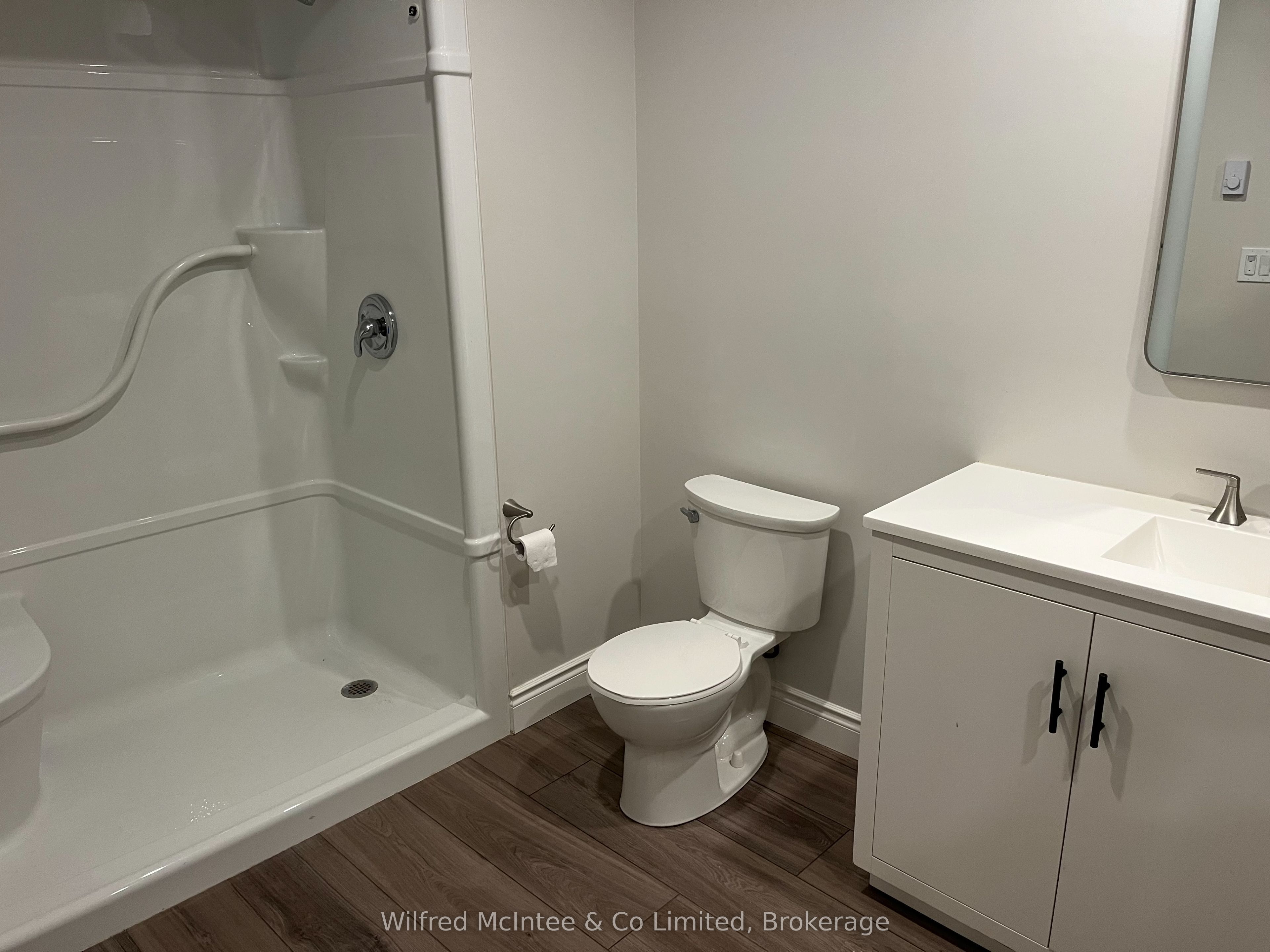 380 1st Avenue N 3 Property Photo 8