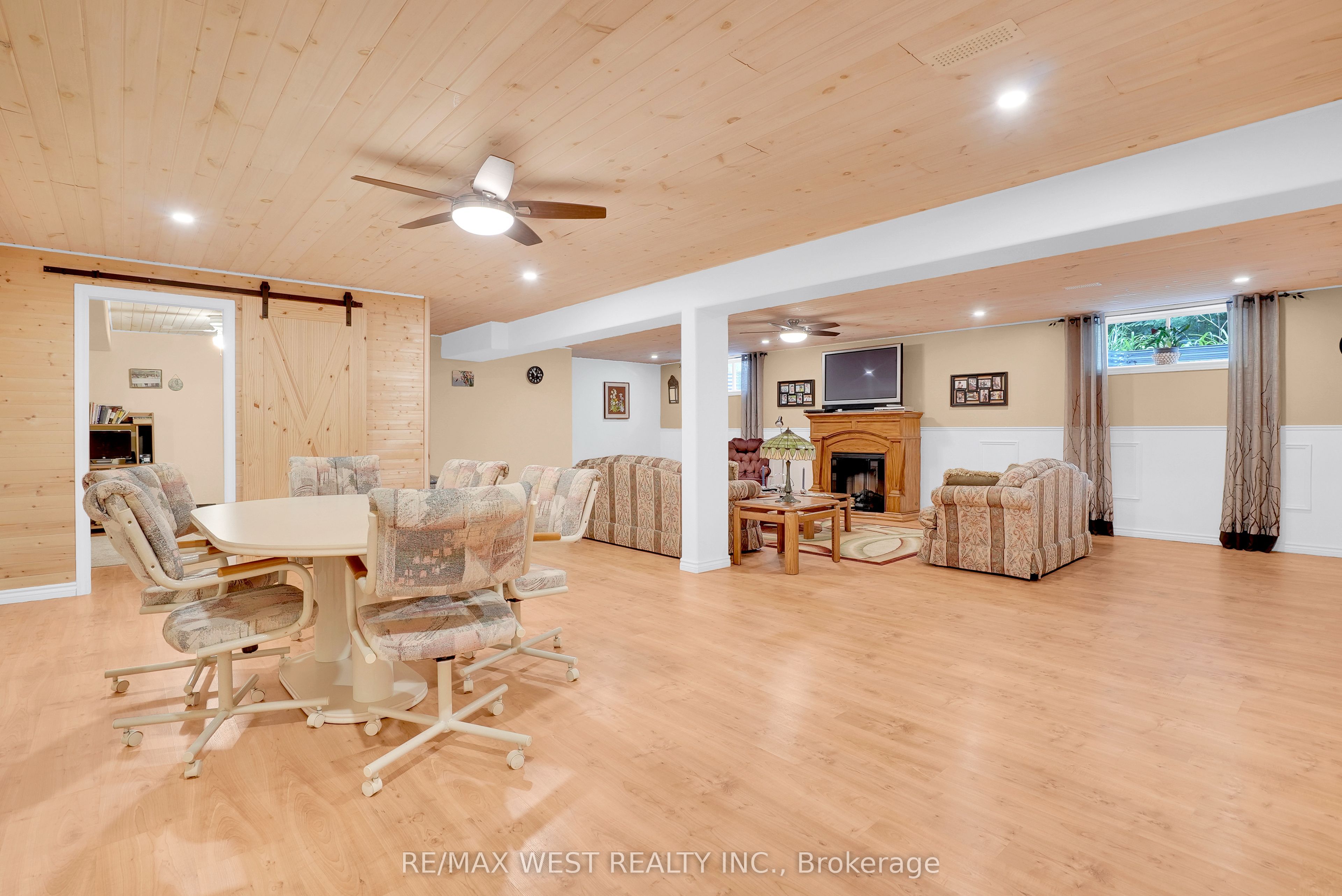20 Deerhurst Highlands Drive Property Photo 11