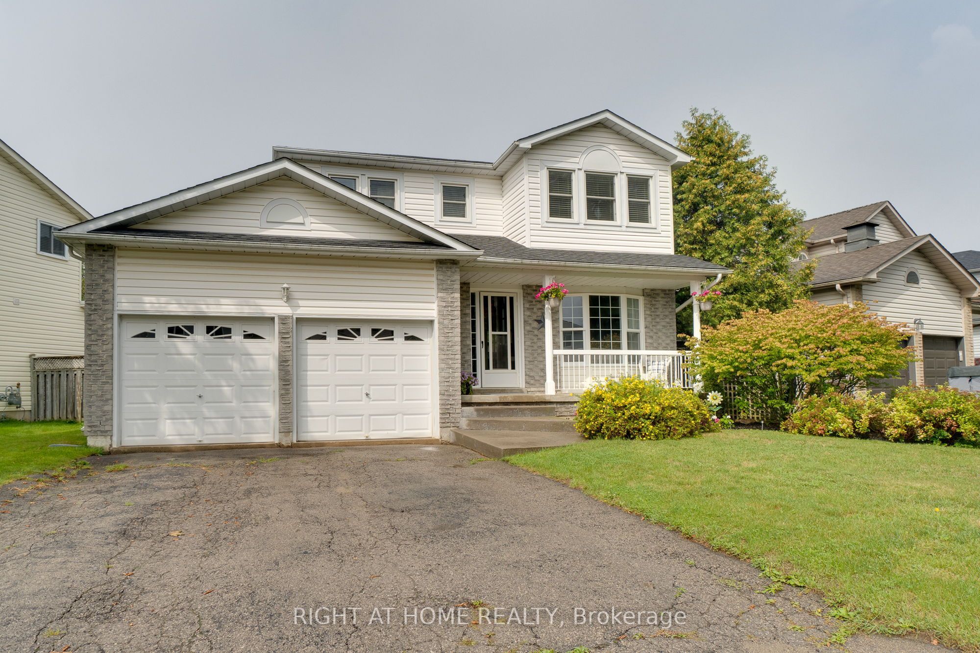 234 Philip Court W Property Photo 1