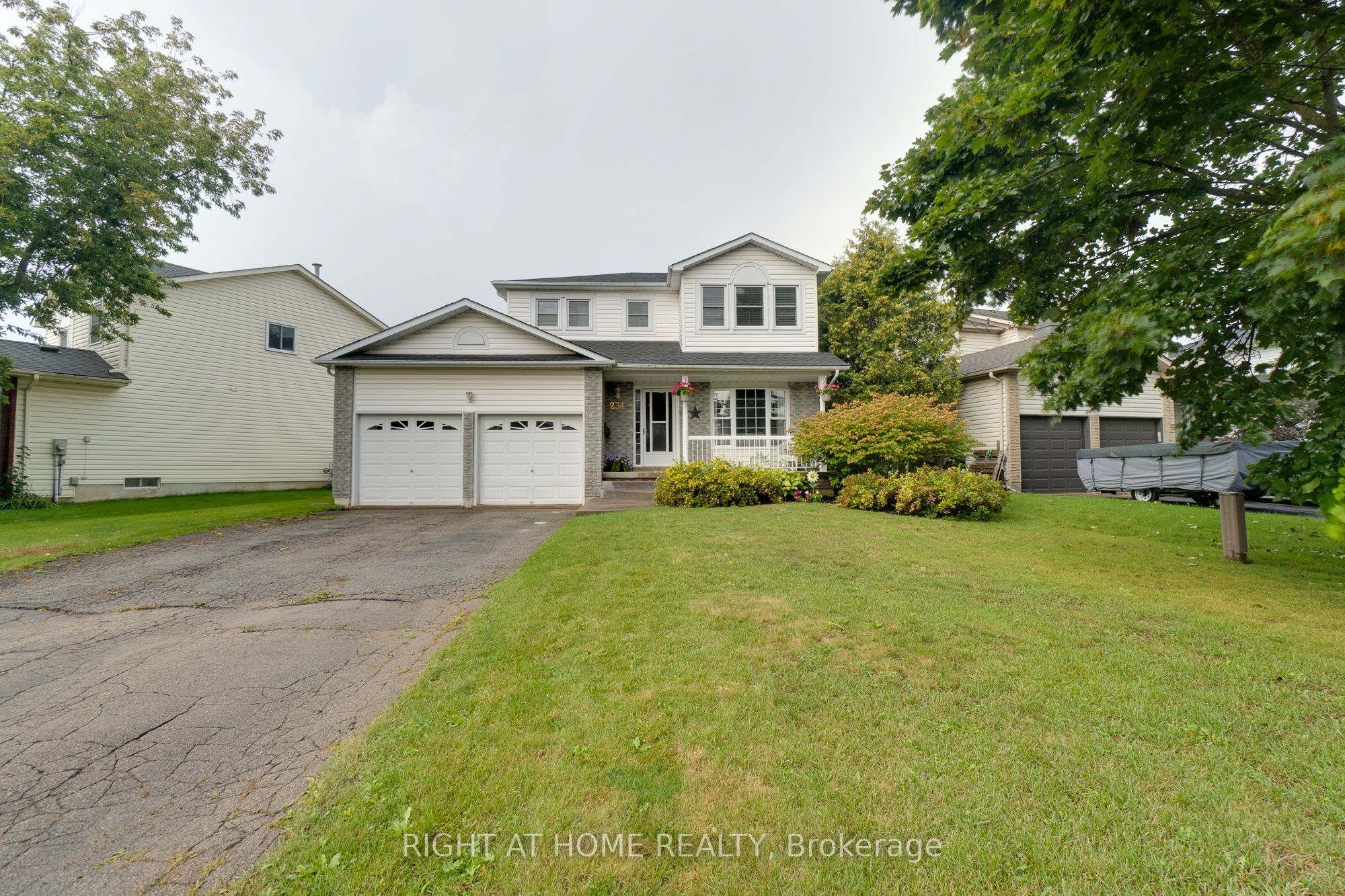 234 Philip Court W Property Photo 2