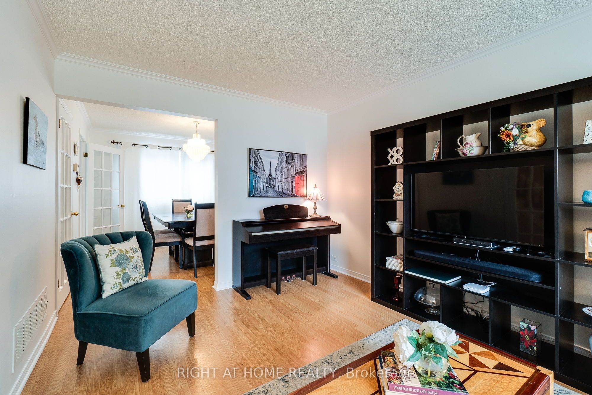 234 Philip Court W Property Photo 8