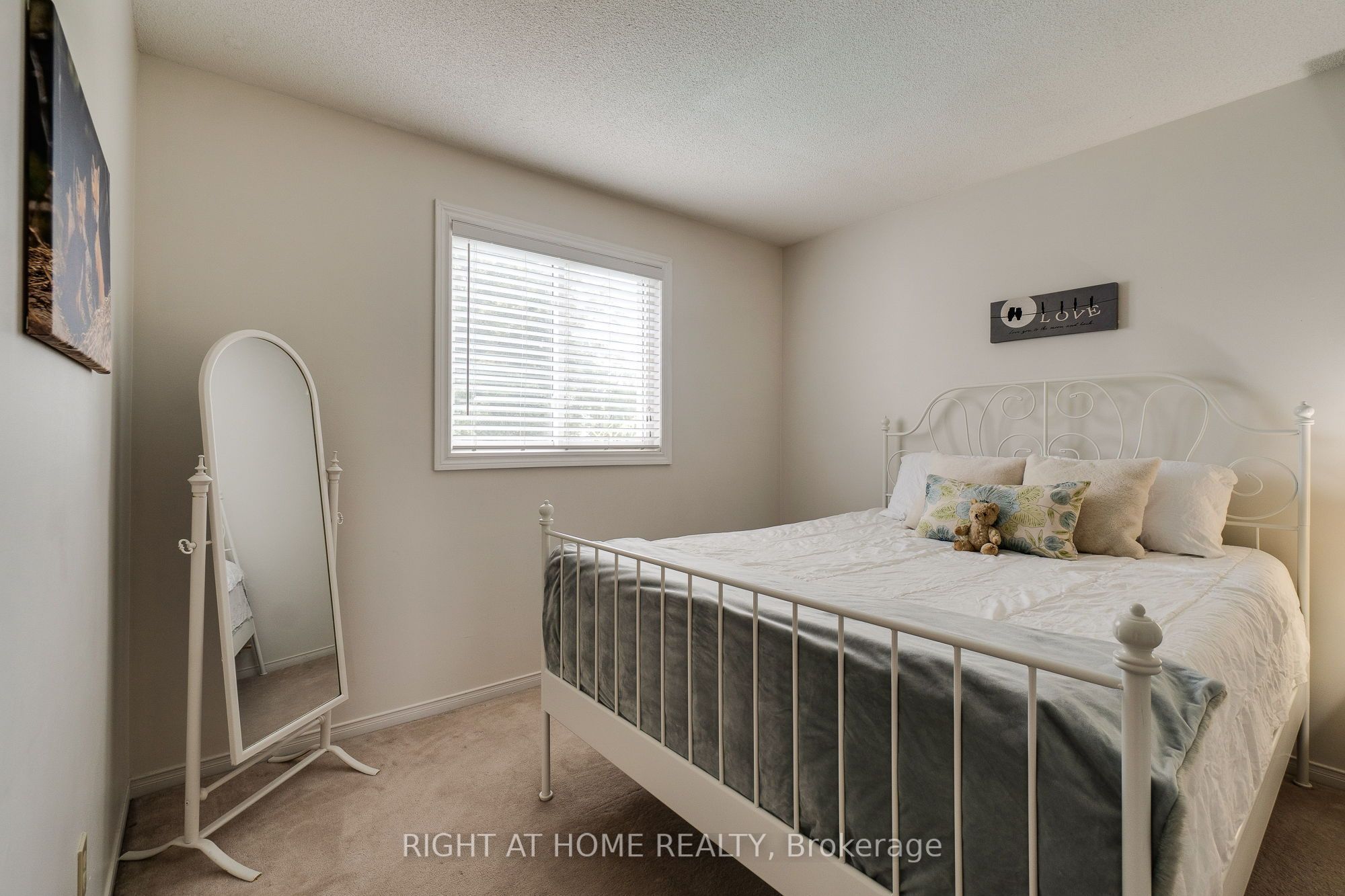 234 Philip Court W Property Photo 27