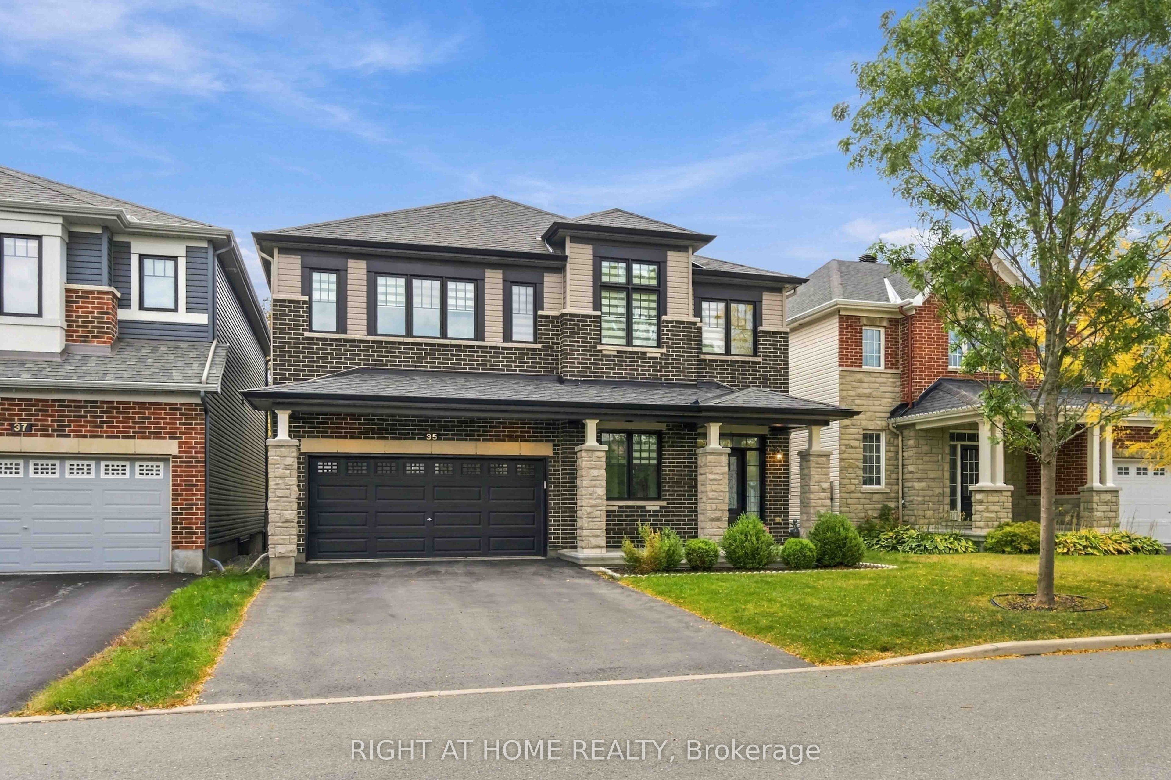 35 Hawks Landing Crescent Property Photo 2
