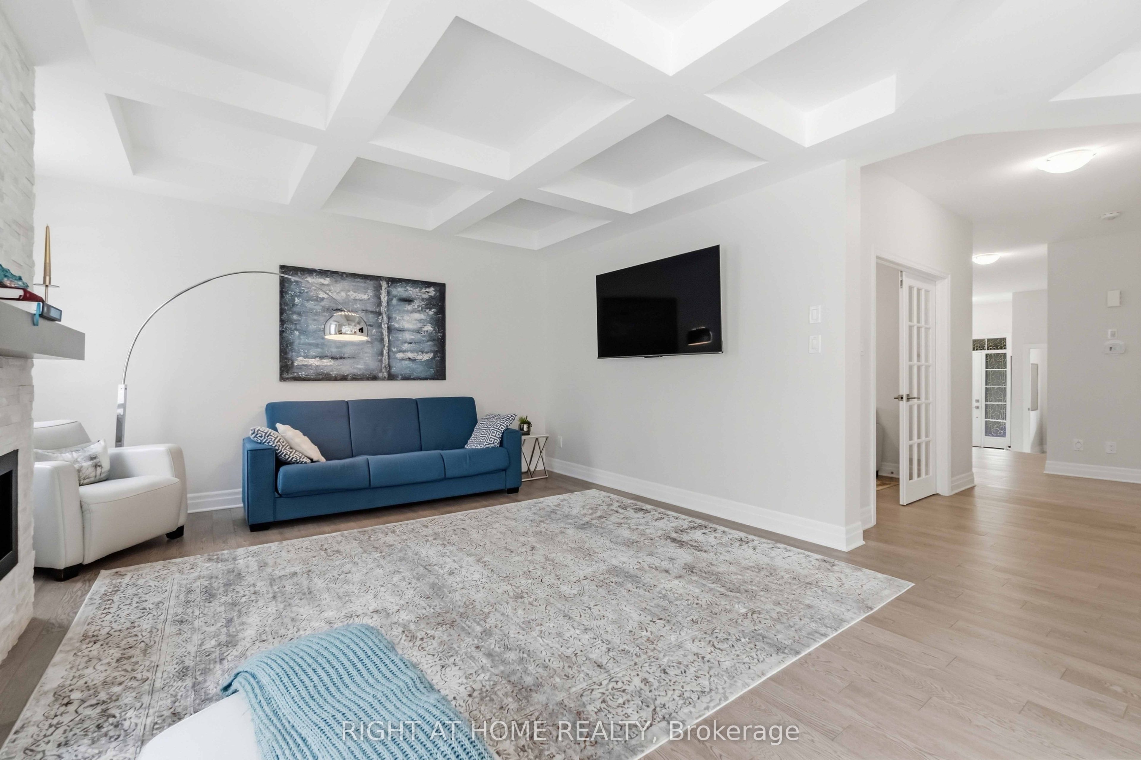 35 Hawks Landing Crescent Property Photo 15