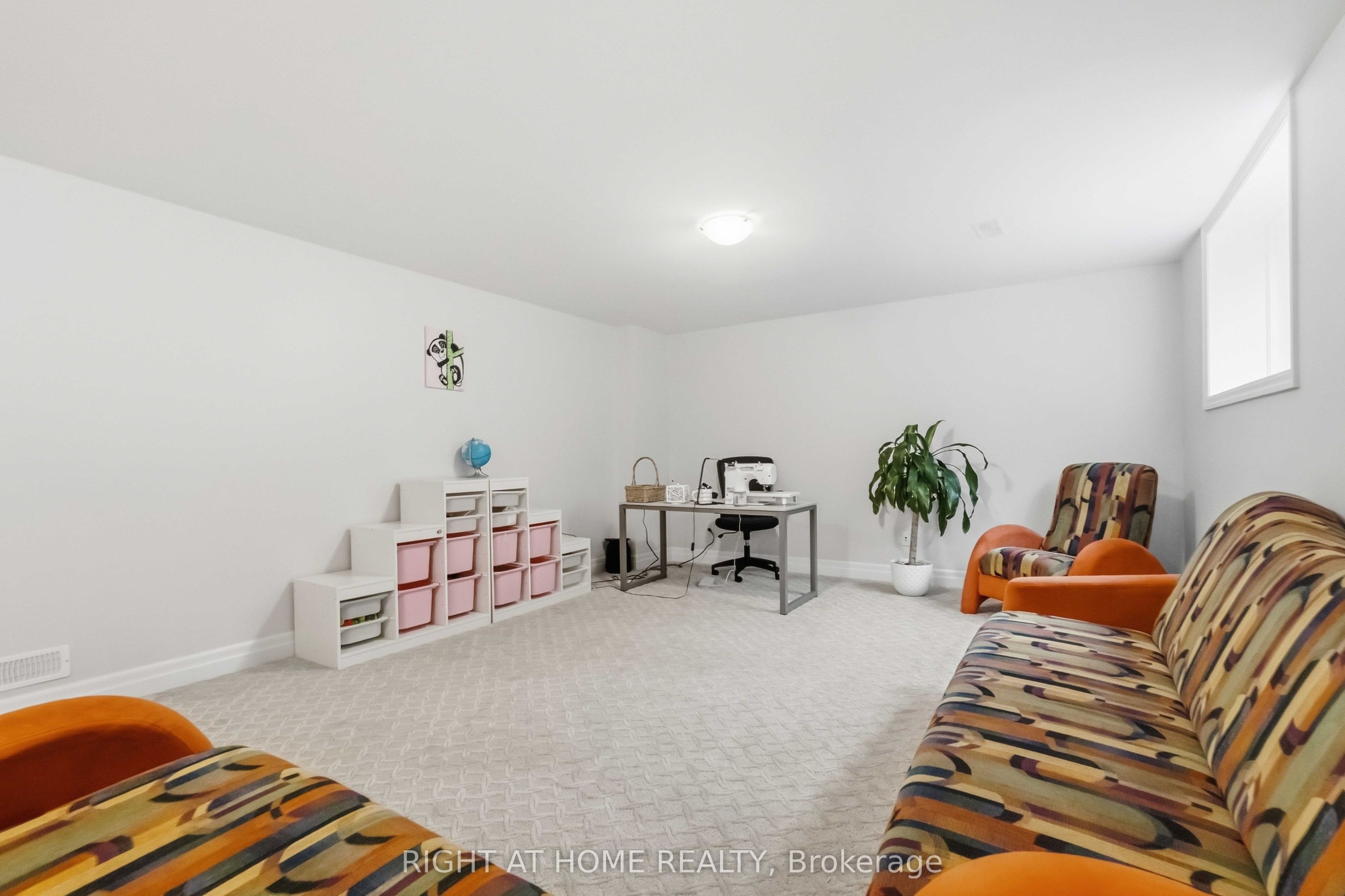 35 Hawks Landing Crescent Property Photo 42