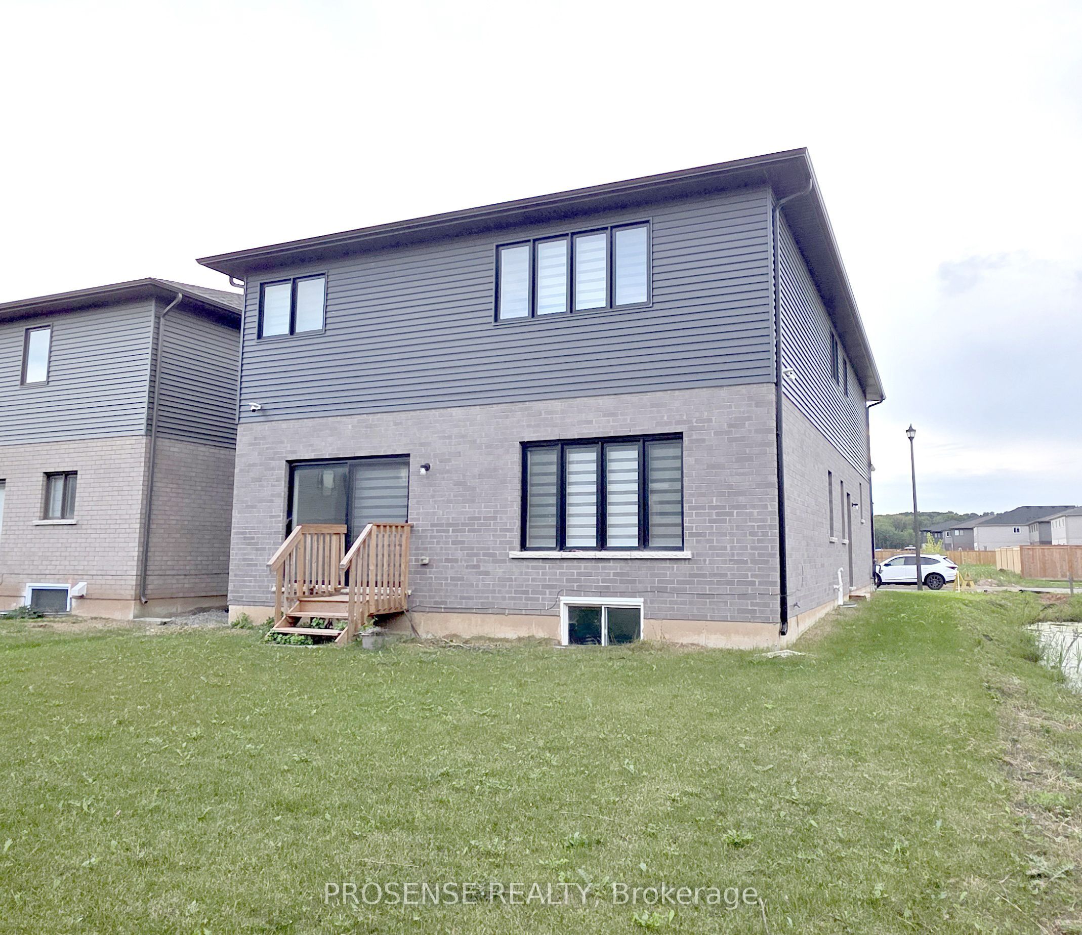 15 Samuel Avenue Property Photo 49