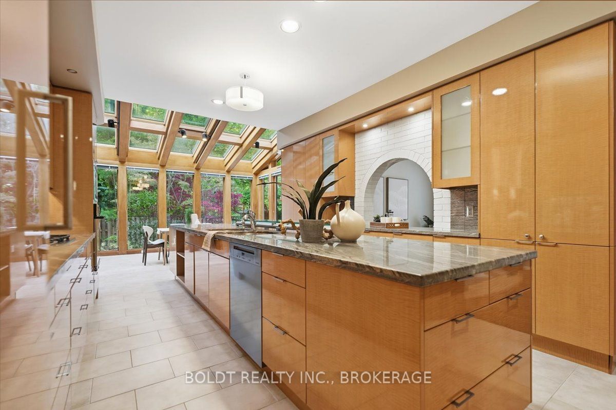 290 Riverview Boulevard Property Photo 17