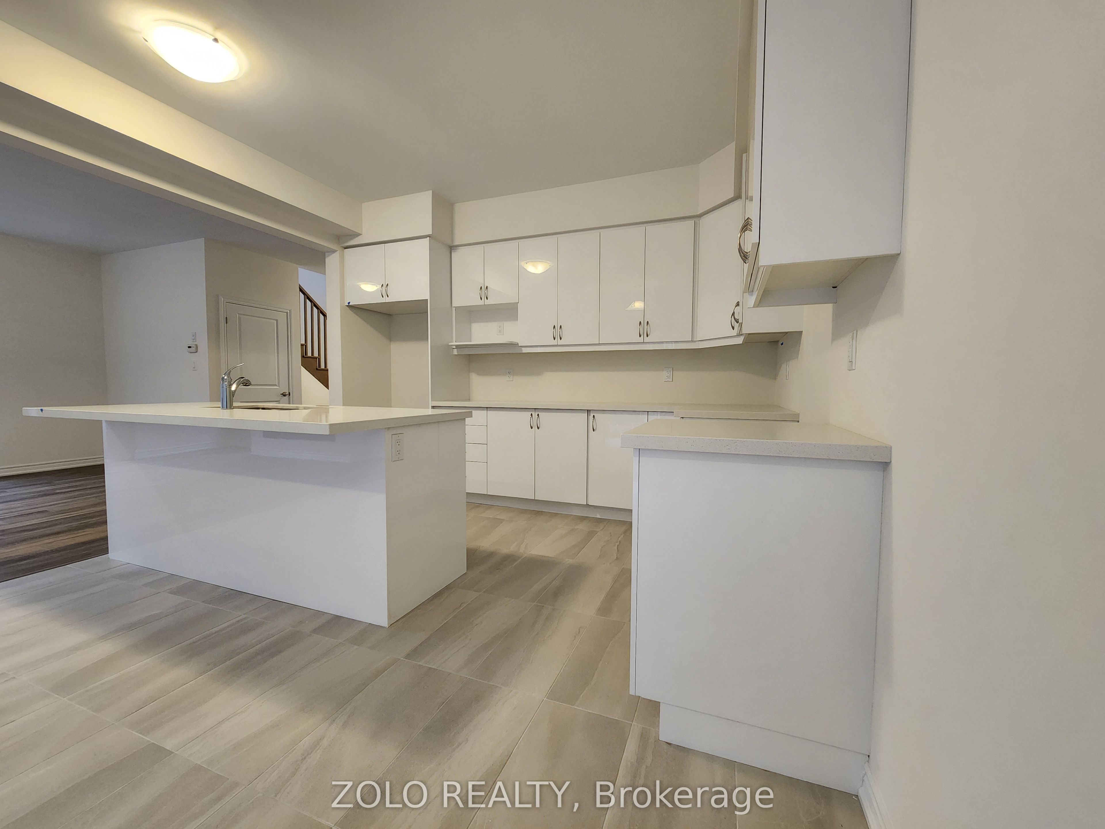 455 Beechwood Forest Lane Property Photo 3