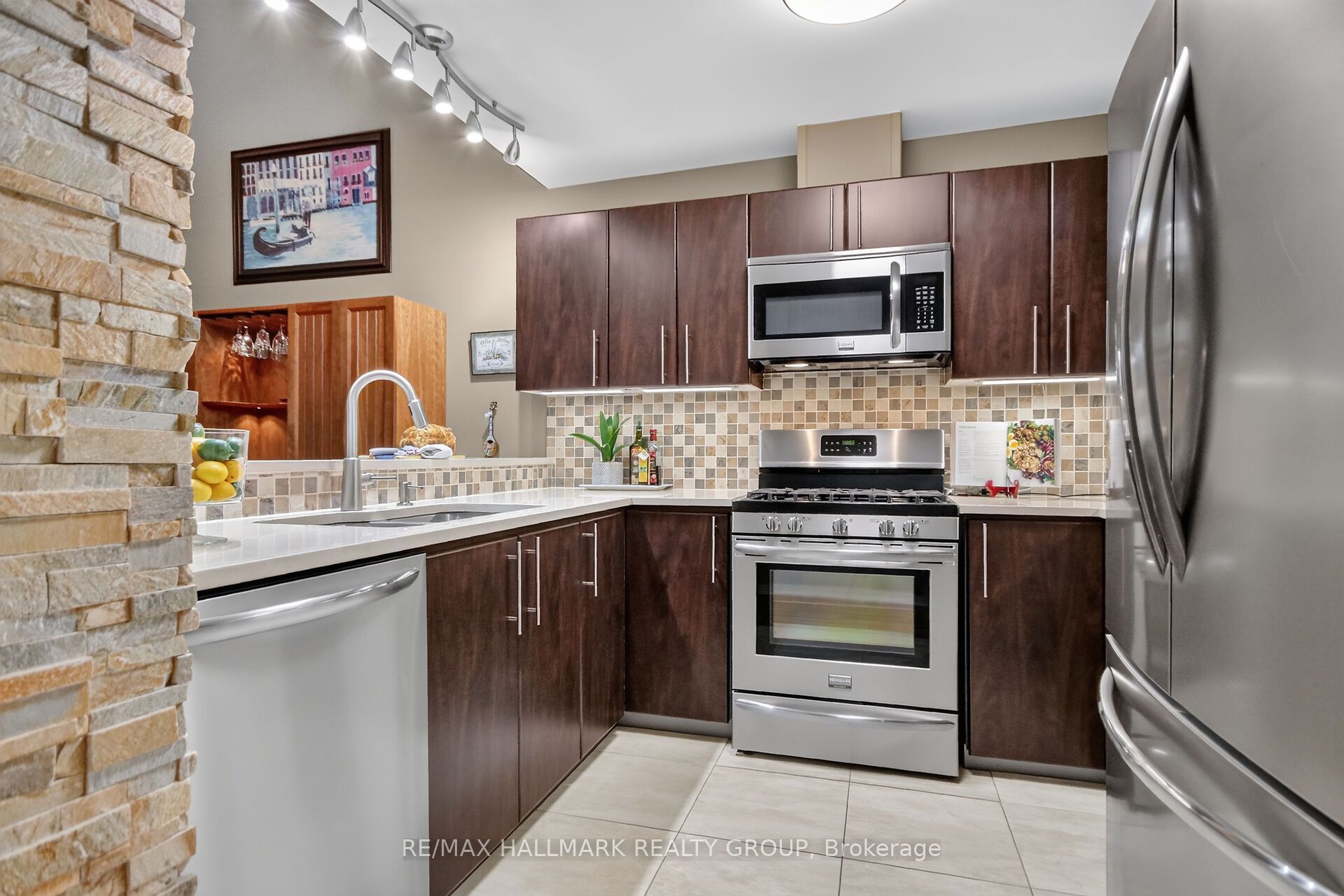 10e Daybreak Street Property Photo 10