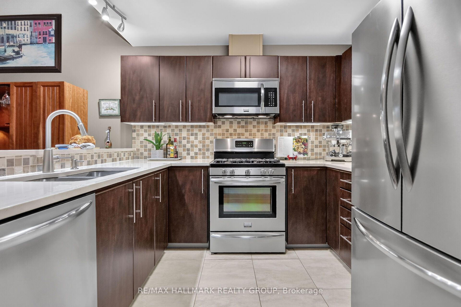 10e Daybreak Street Property Photo 12