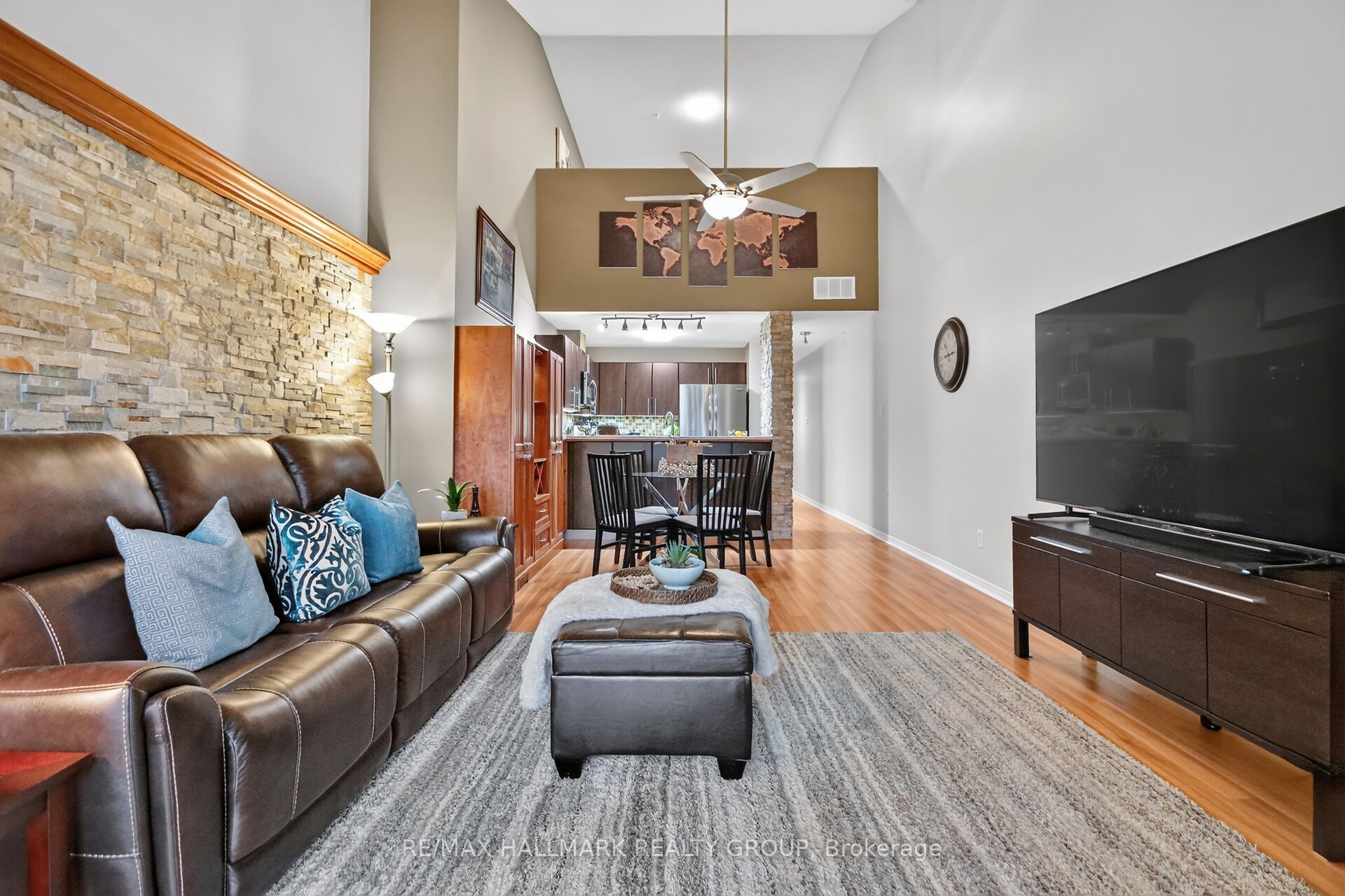 10e Daybreak Street Property Photo 23
