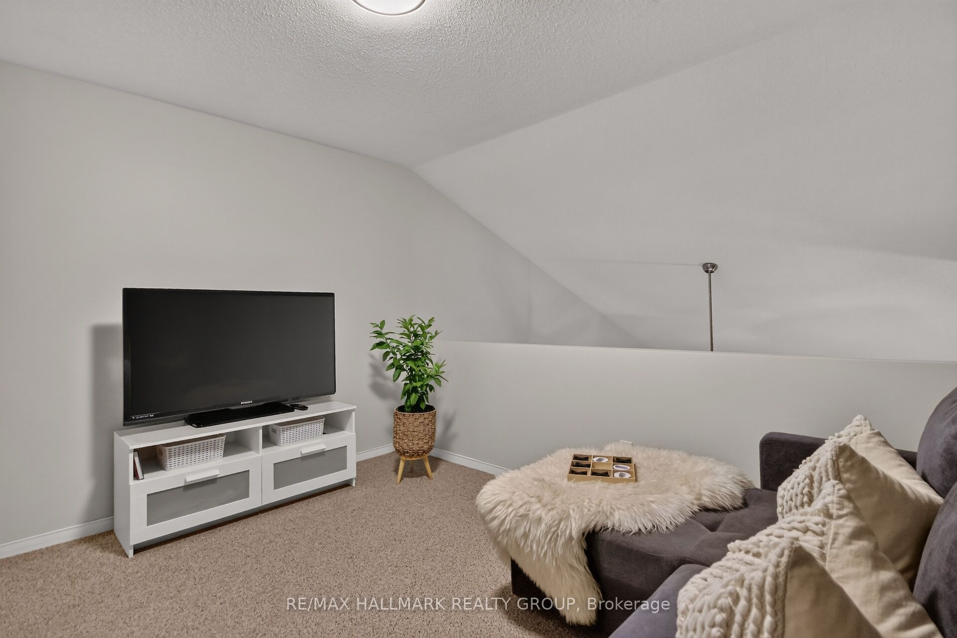 10e Daybreak Street Property Photo 30