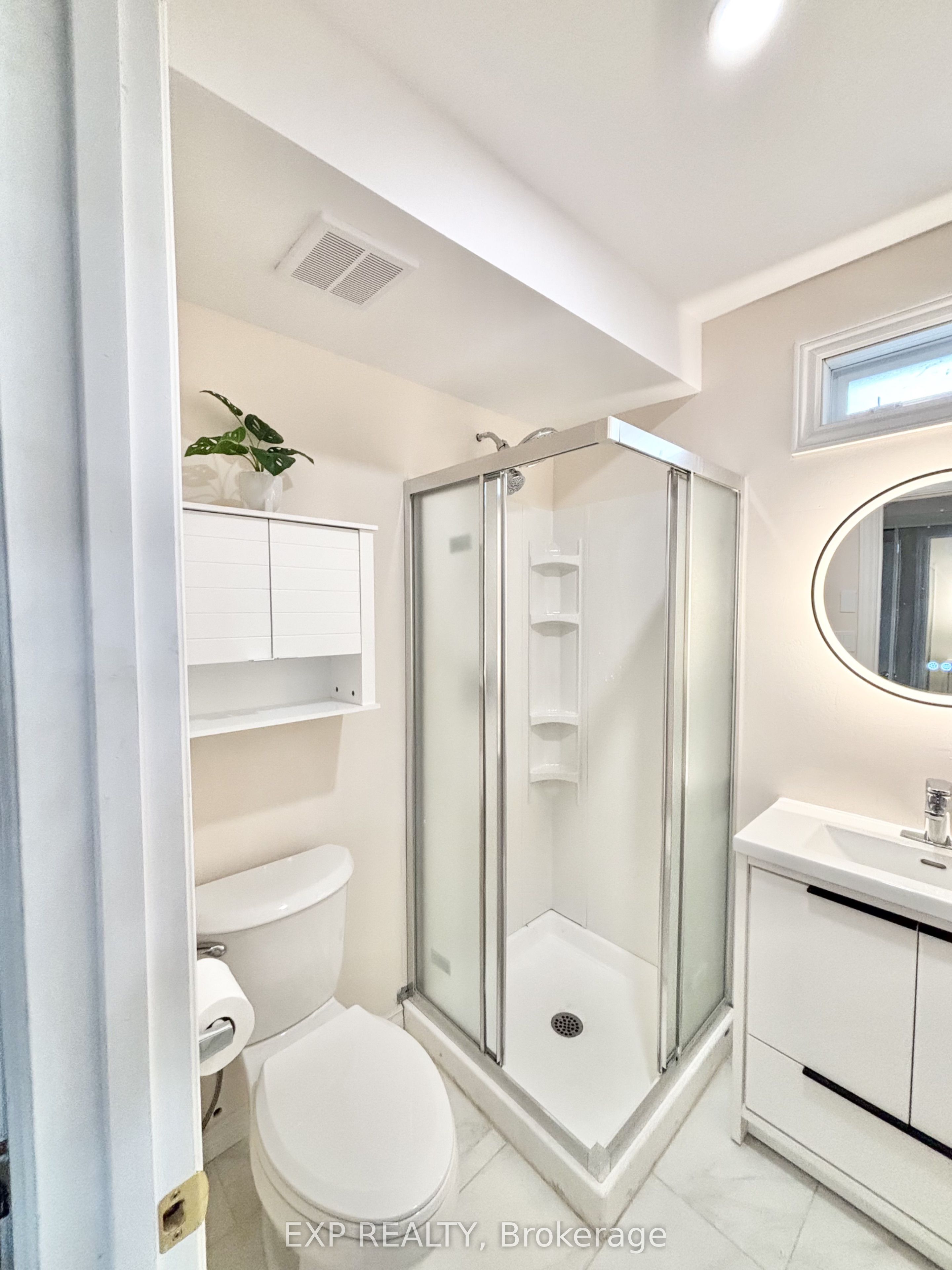 1428 Talcy Crescent B Property Photo 4