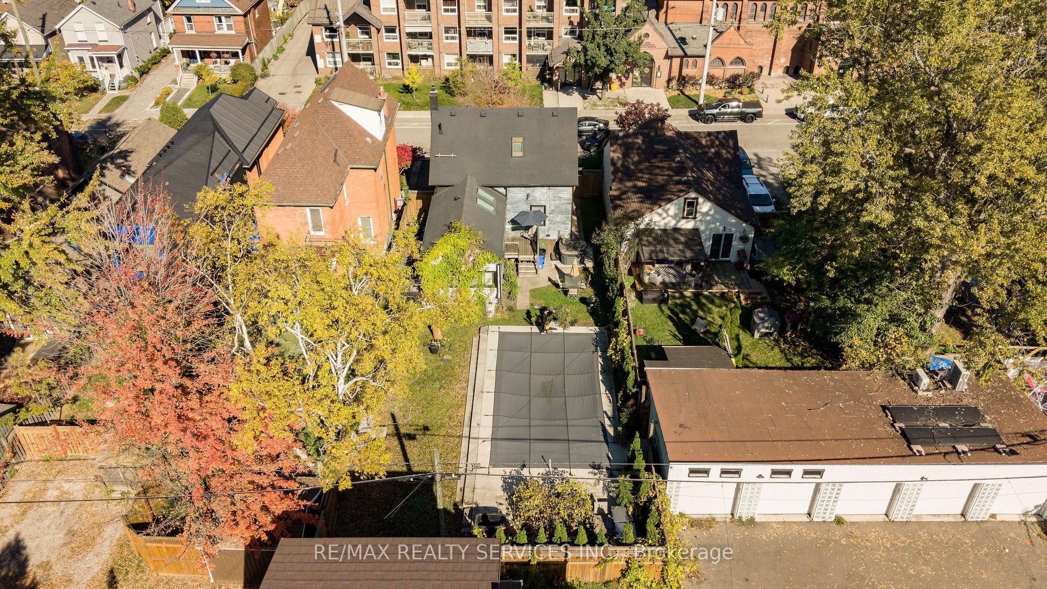 323 Charlton Avenue W Property Photo 30