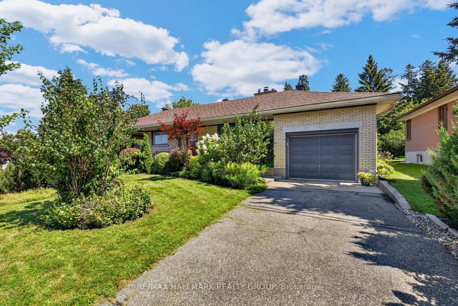 811 Iroquois Road Property Photo 2