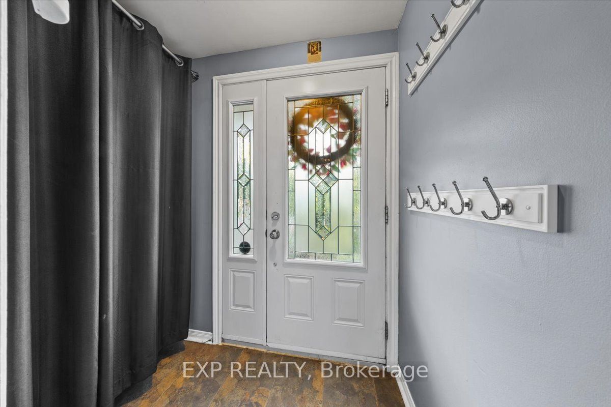 66 Tedwyn Drive Property Photo 2