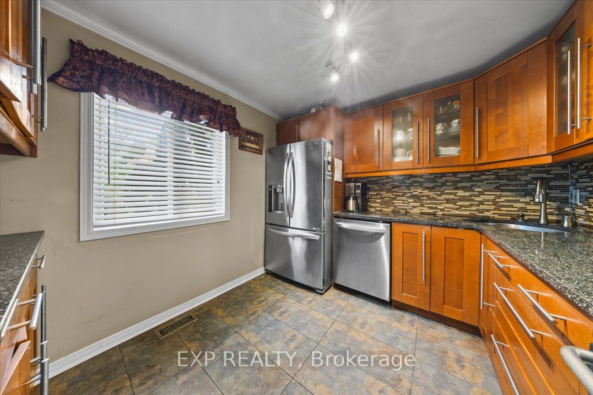 66 Tedwyn Drive Property Photo 6