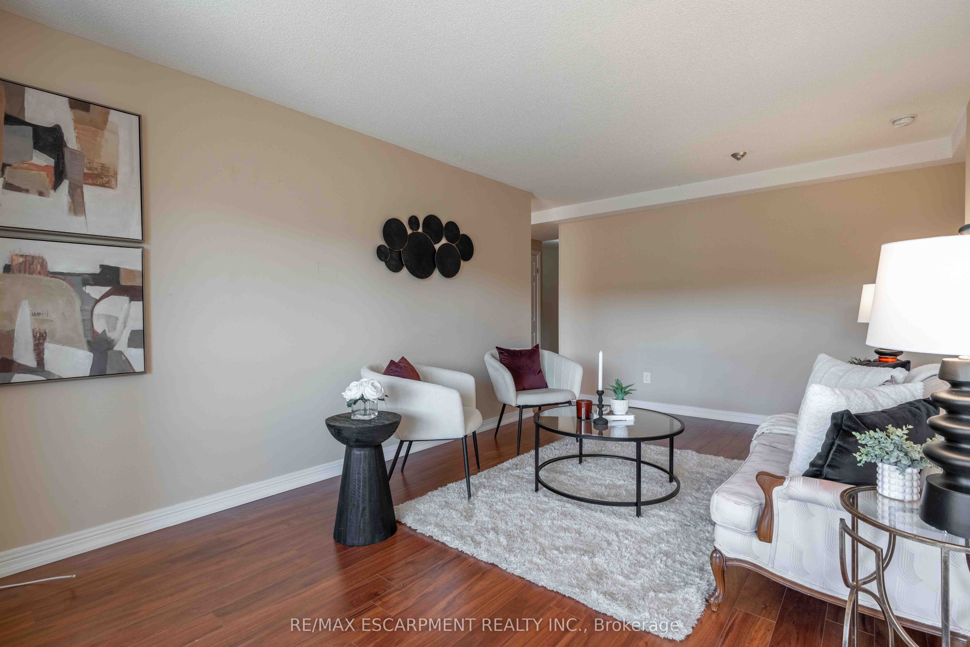 6 Village Green Boulevard 606 Property Photo 2