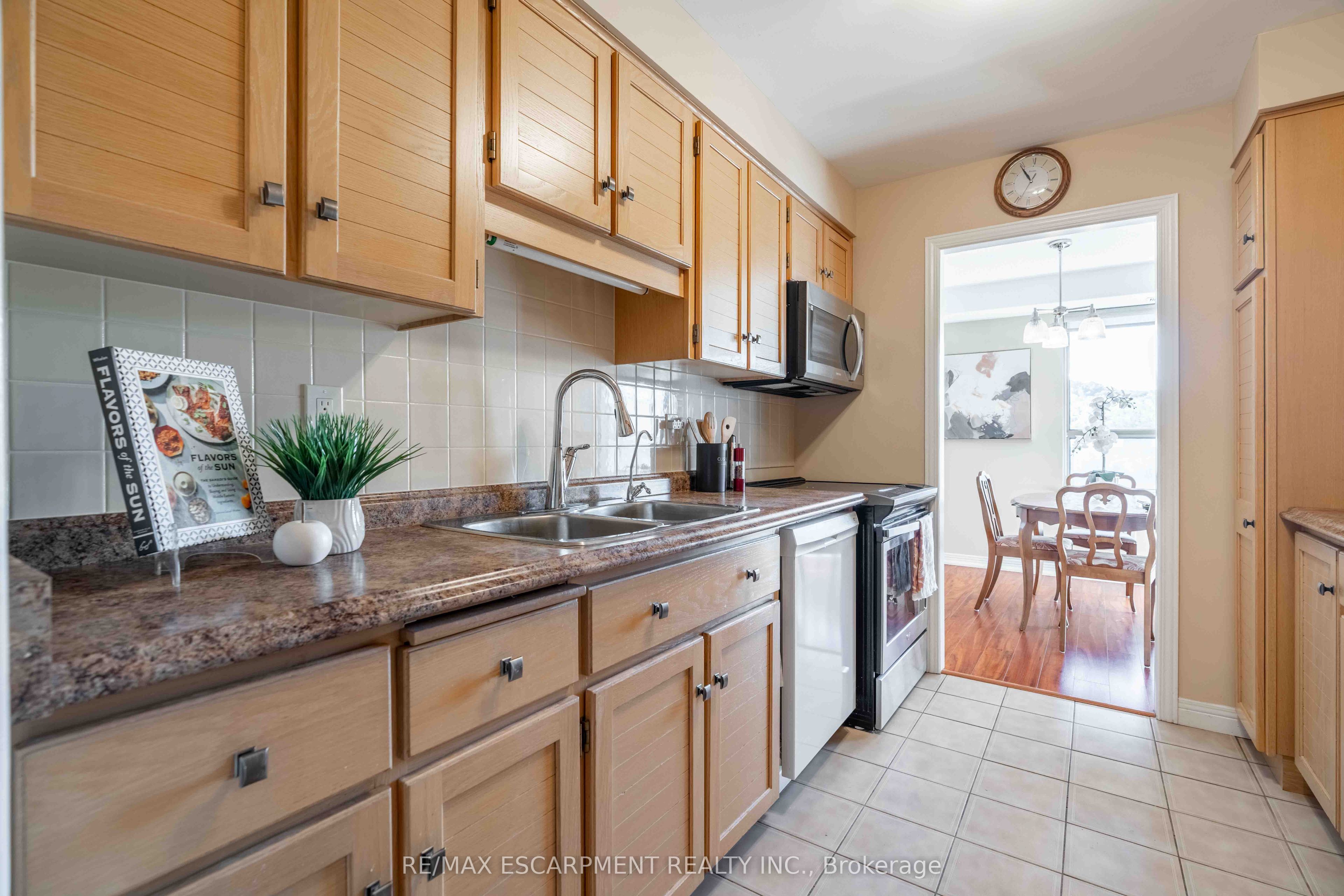 6 Village Green Boulevard 606 Property Photo 6