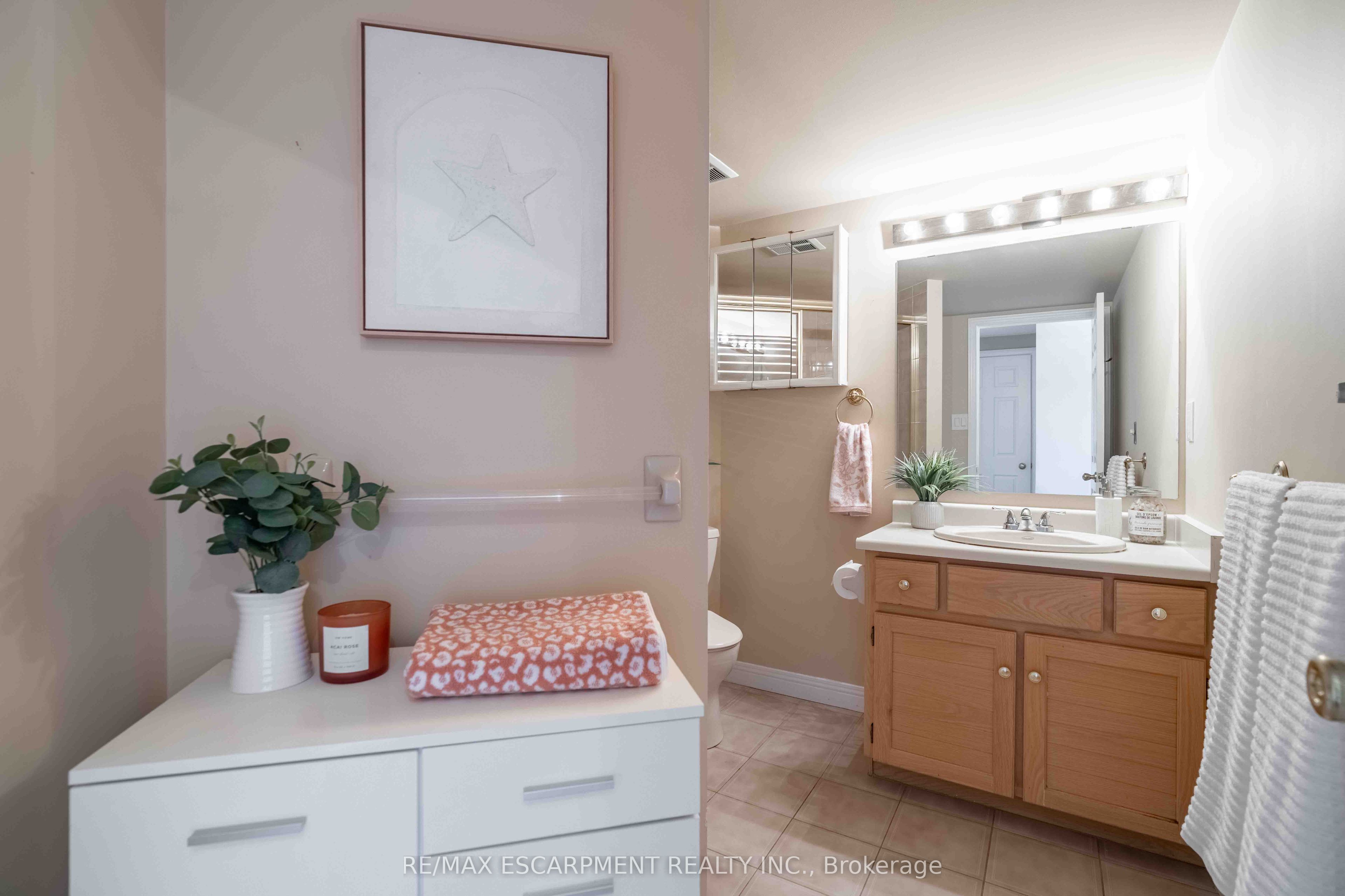 6 Village Green Boulevard 606 Property Photo 18