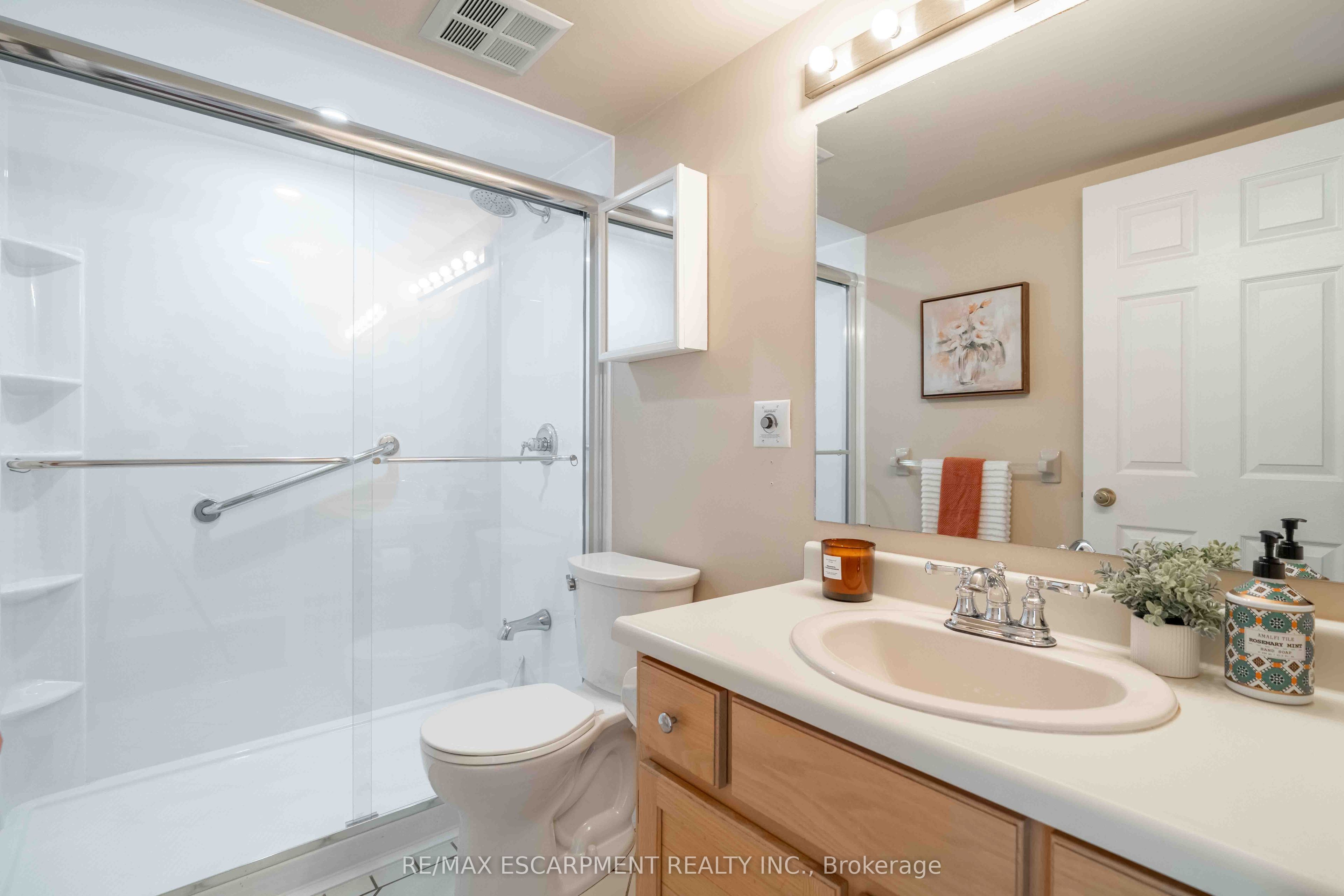 6 Village Green Boulevard 606 Property Photo 24