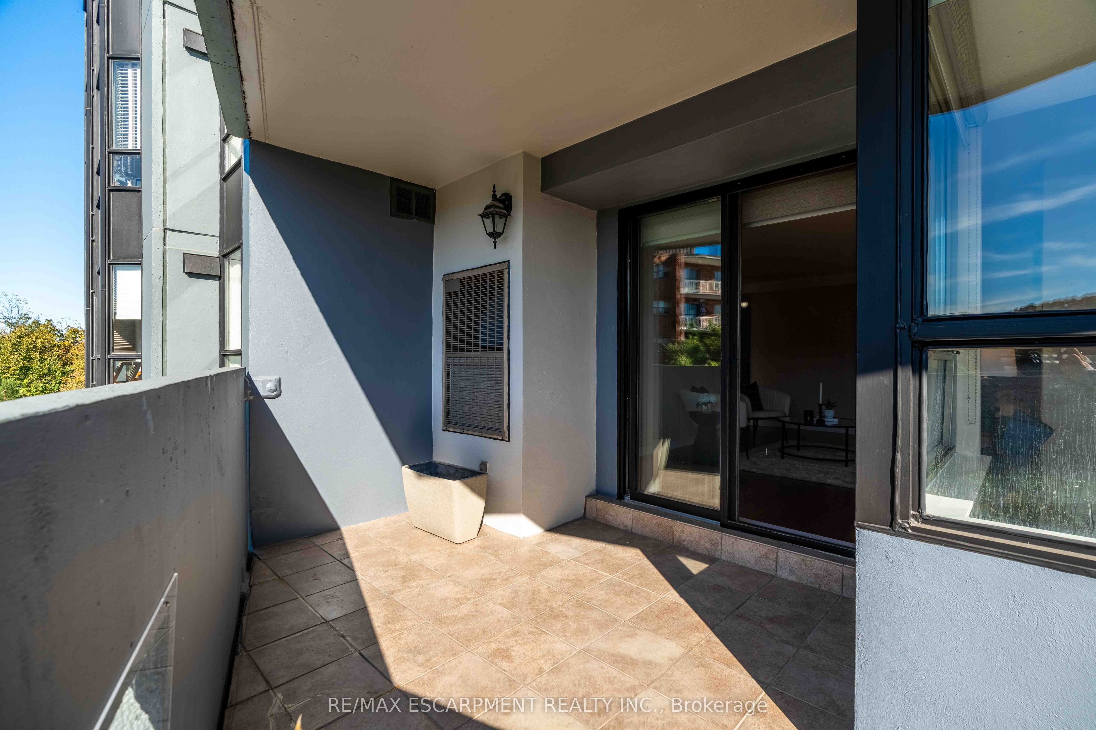 6 Village Green Boulevard 606 Property Photo 28